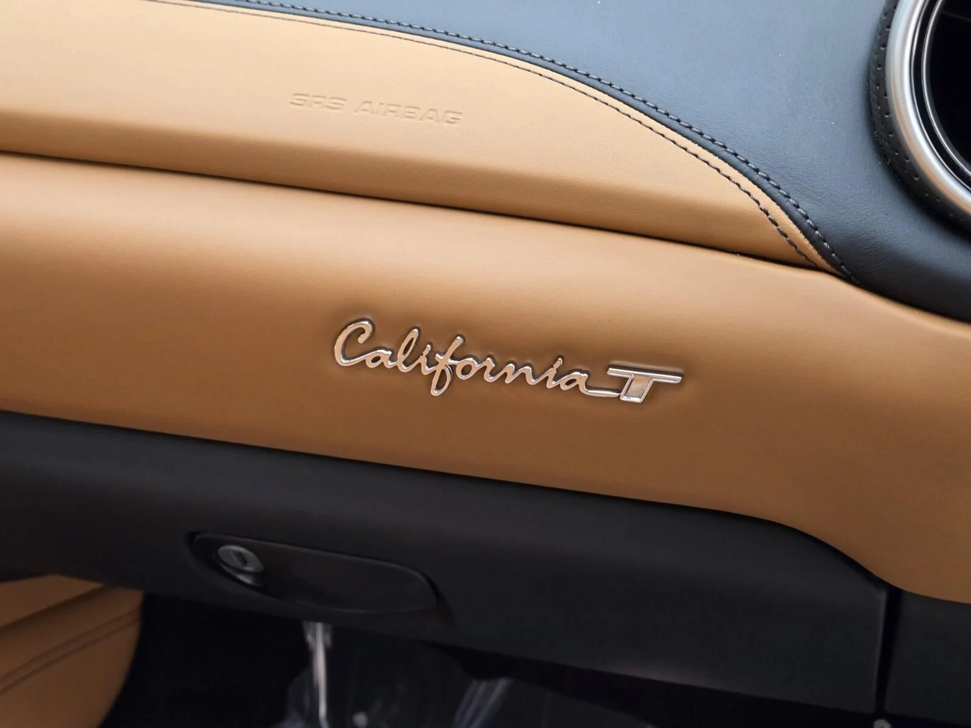 mph026_2782885824_Used_2016_Ferrari_California_T_1762498866_9f64ec38a6