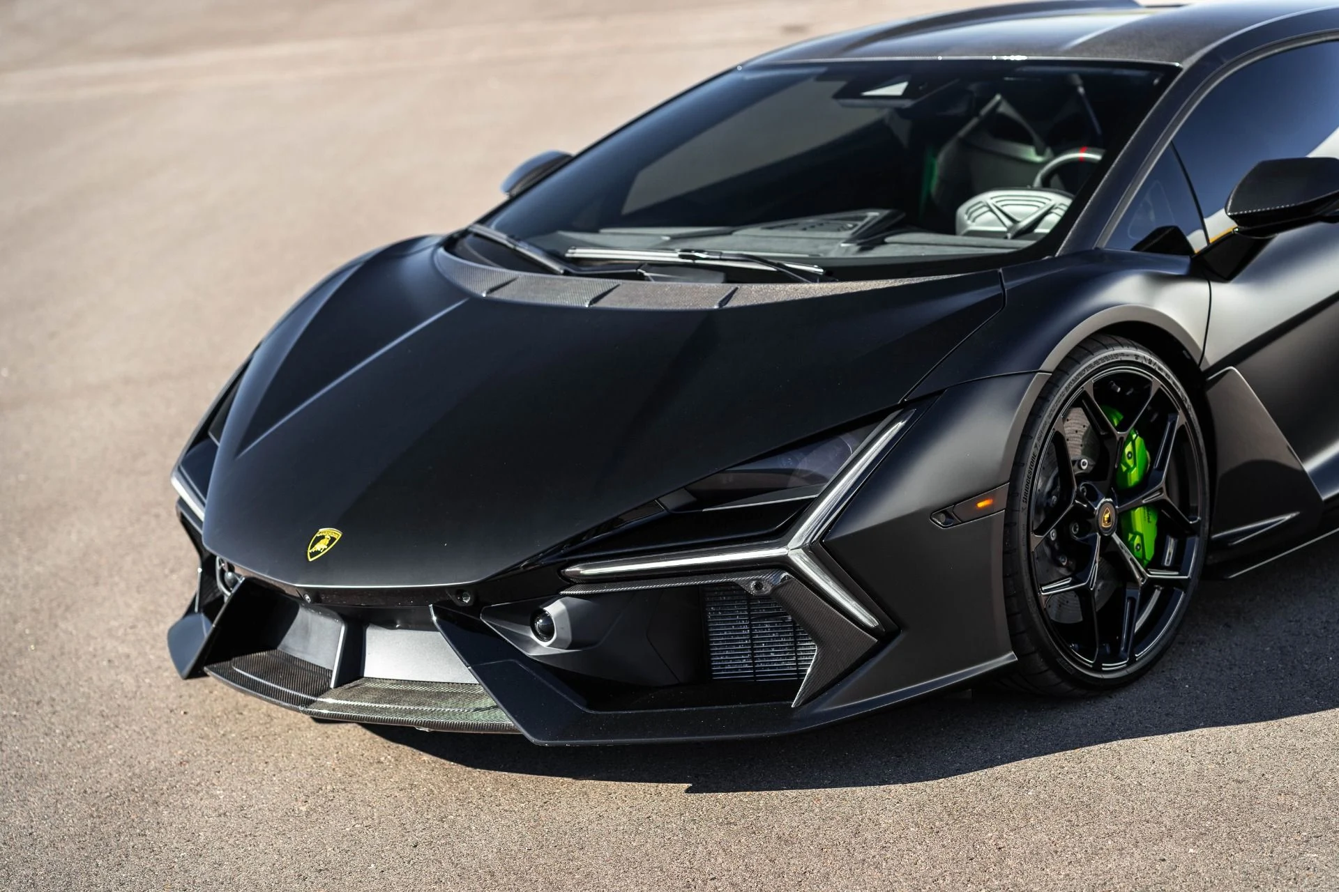 mph026_2797711335_Used_2025_Lamborghini_Revuelto_1791313074_516eef1d95