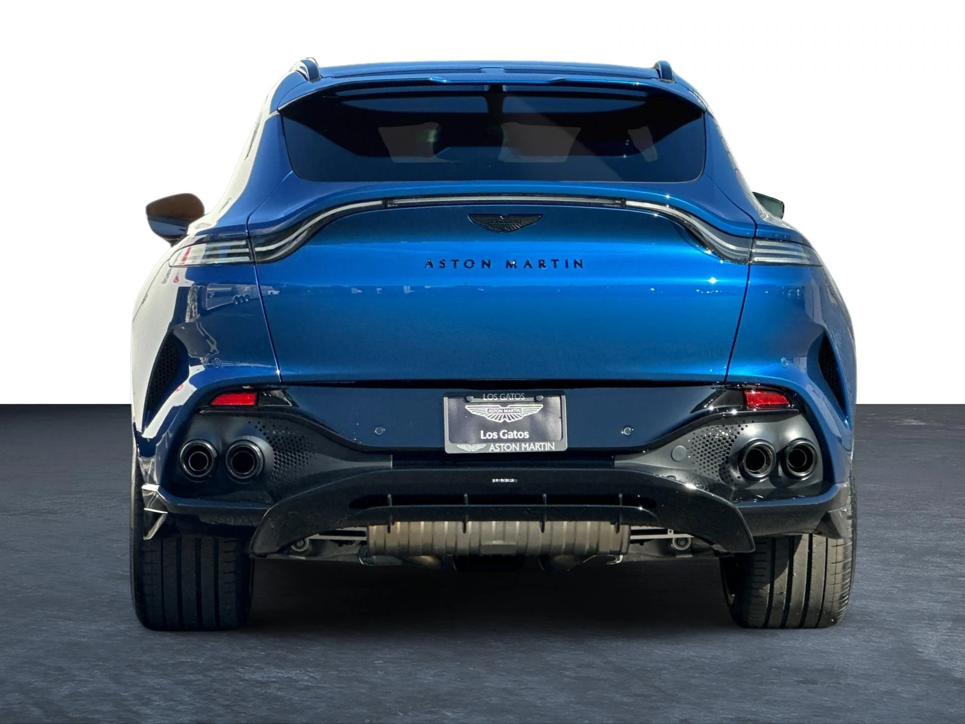 mph026_2813825282_New_2025_Aston_Martin_DBX_707_1761314810_e91372a5bb