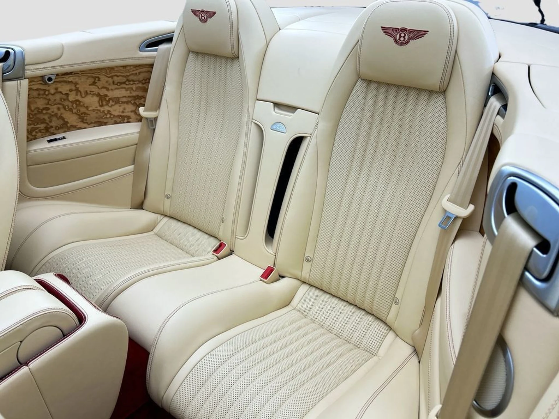 mph026_2817204202_used_2017_bentley_continental_gtv8convertible_8119_22991811_27_1024_f65e7f08be