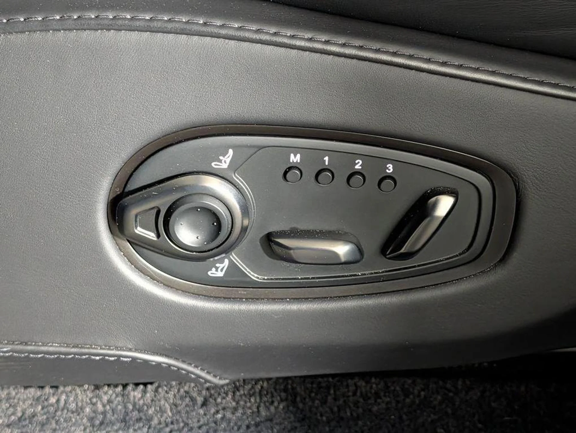 mph026_2818510398_F_Ej_IP_Audm_Qqml_Yt_Yx_Gull7e_Dq_LM_dce1bb41d3