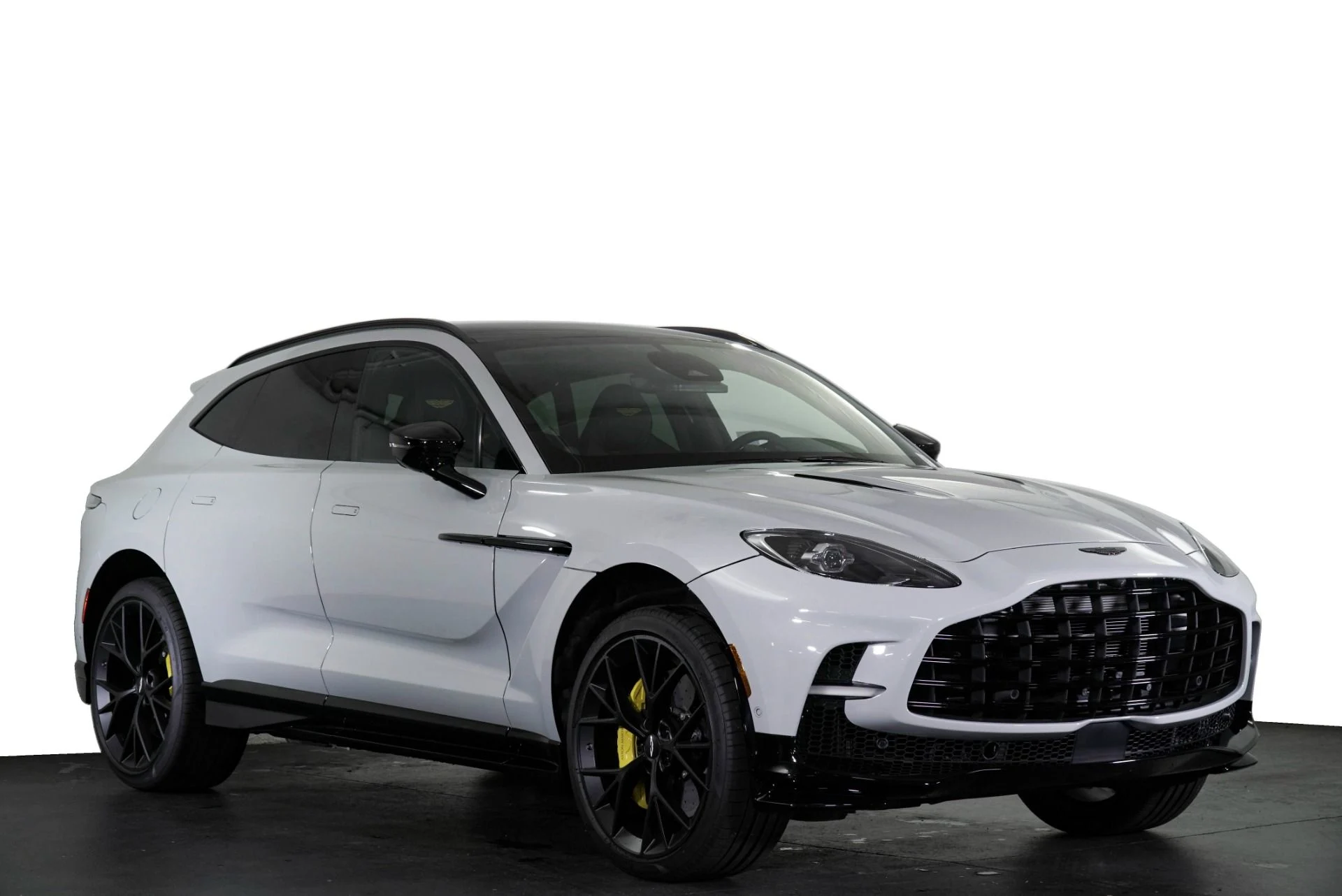 mph026_2823126706_New_2026_Aston_Martin_DBX_707_1767899119_be936bda9f