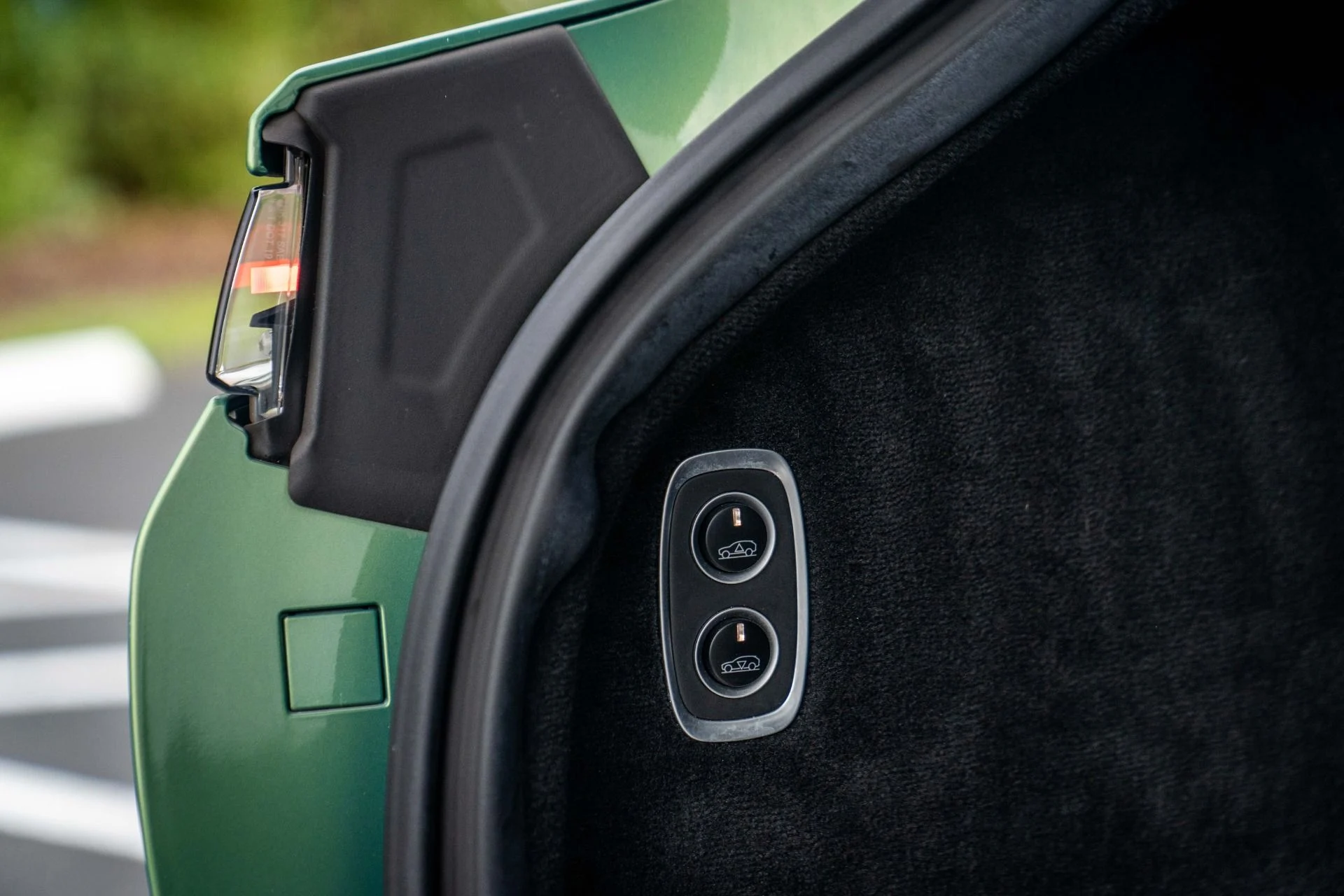 mph026_2823745375_Used_2021_Aston_Martin_DBX_Special_Commission_Arden_Green_paint_Renntech_Exhaust_1765215380_ffbe57da84