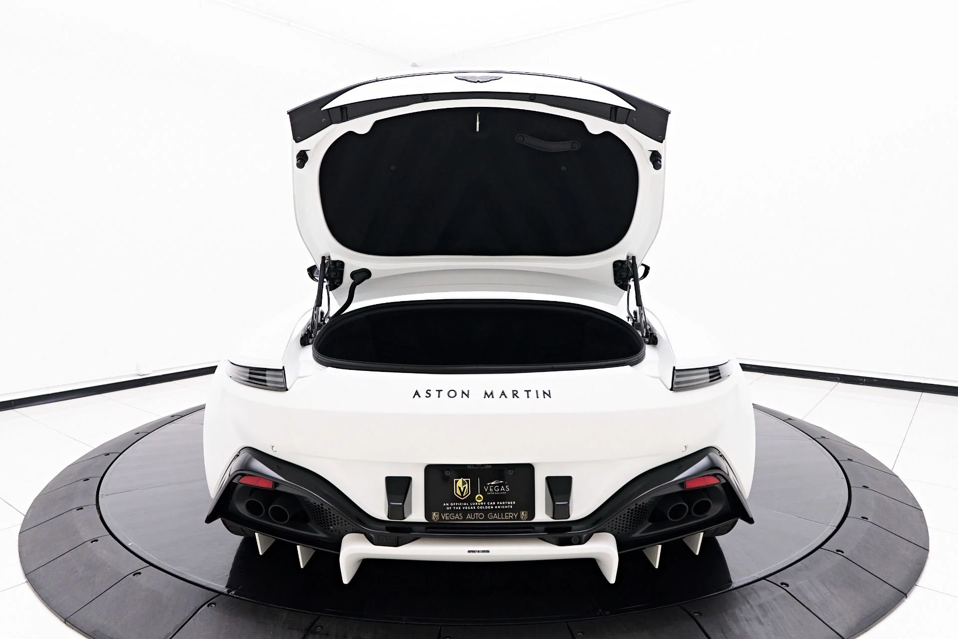 mph026_2829846322_Used_2023_Aston_Martin_Vantage_F1_Edition_1754013179_1142ca7387