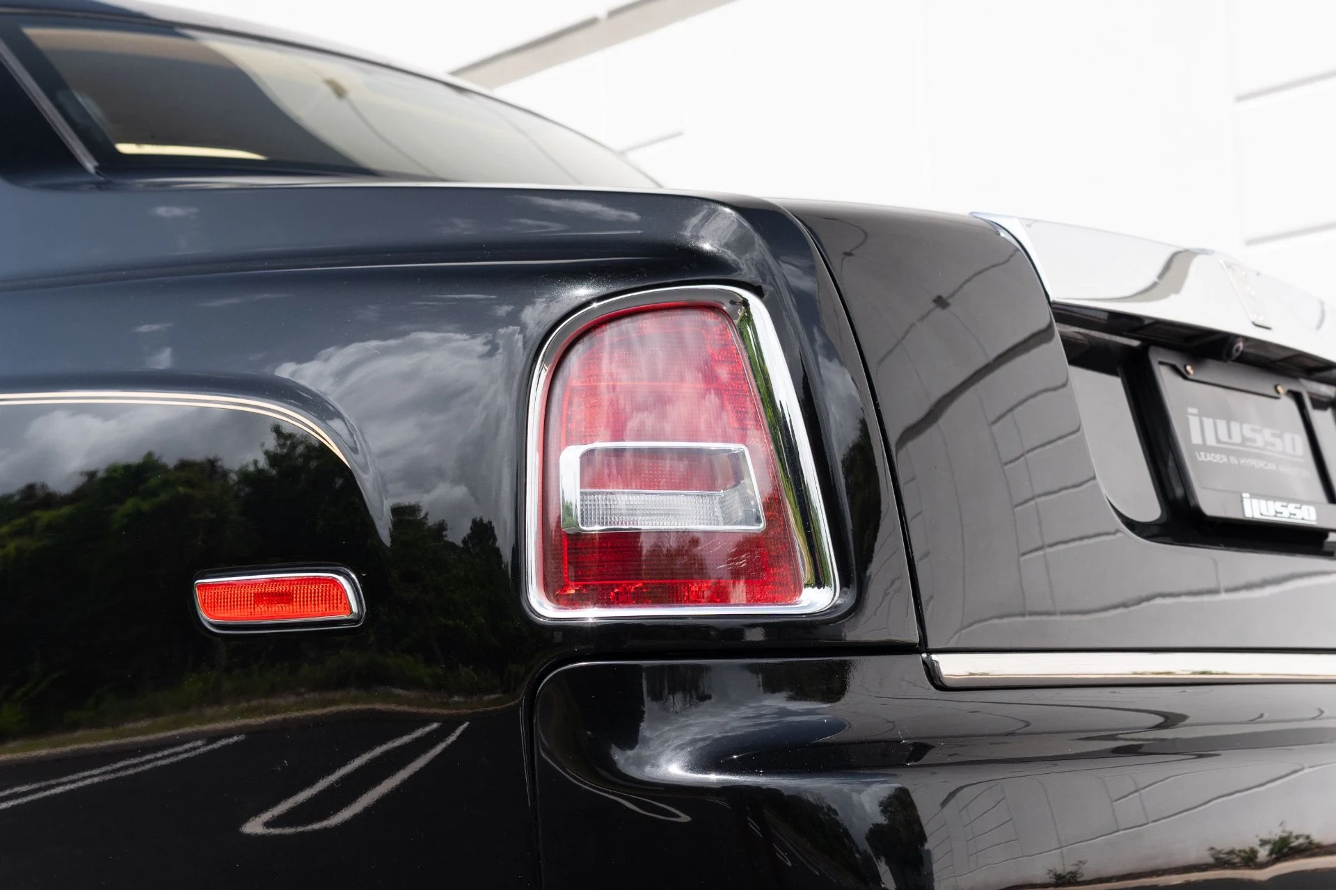mph026_2830566011_Used_2015_Rolls_Royce_Phantom_1779983365_f81465927c