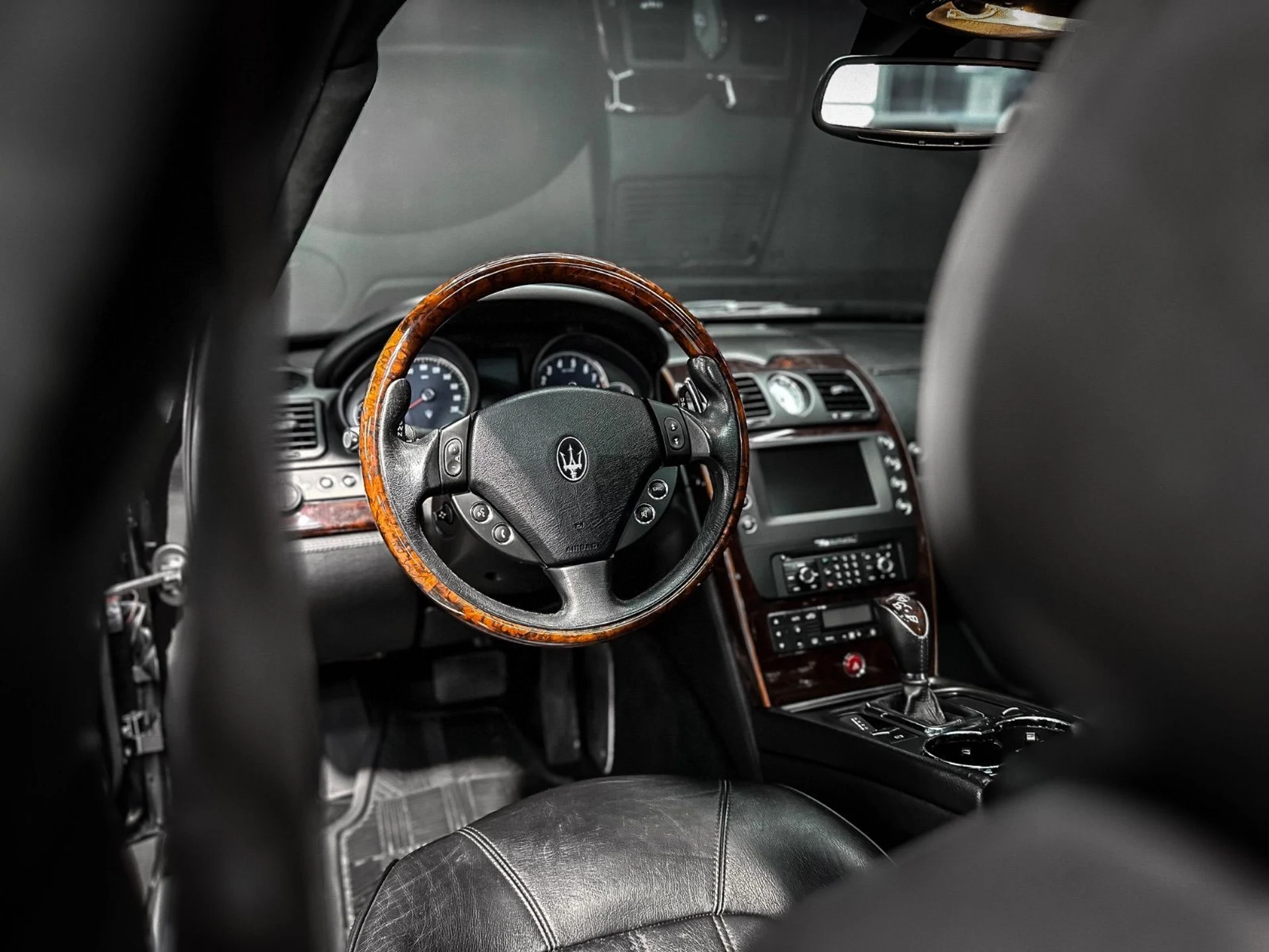 mph026_2833849007_36879351_01051_2011_maserati_quattroporte_020_7a9172f850