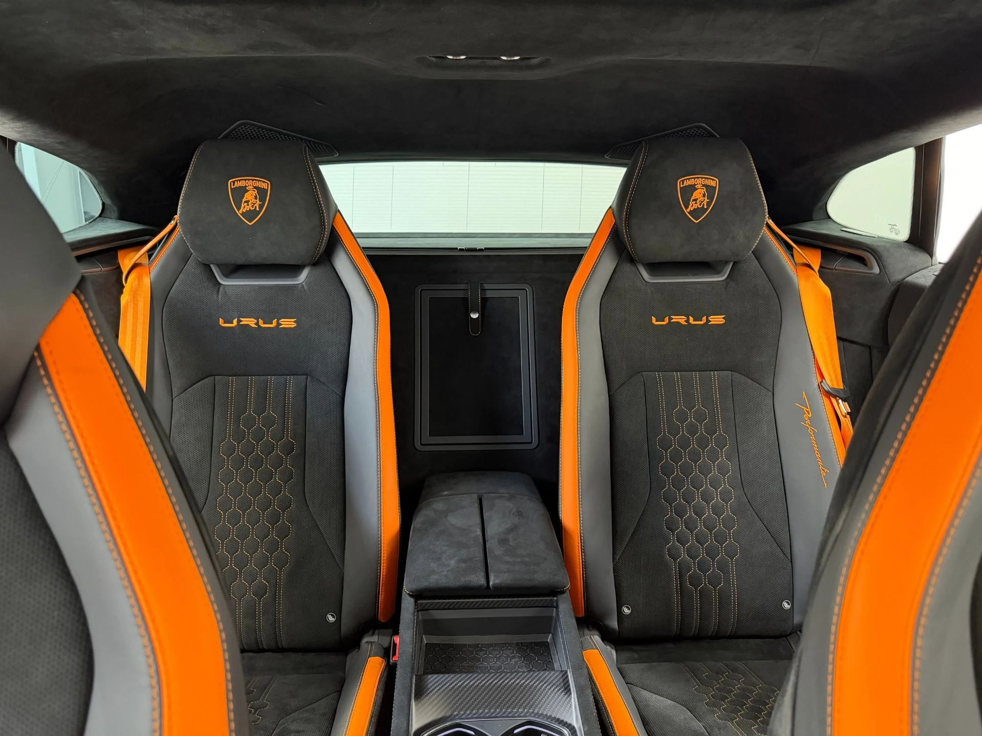 mph026_2839661439_Used_2024_Lamborghini_Urus_Performante_72_K_in_Options_3_D_Audio_Full_Carbon_Exterior_Package_1782147517_5e3aaec014