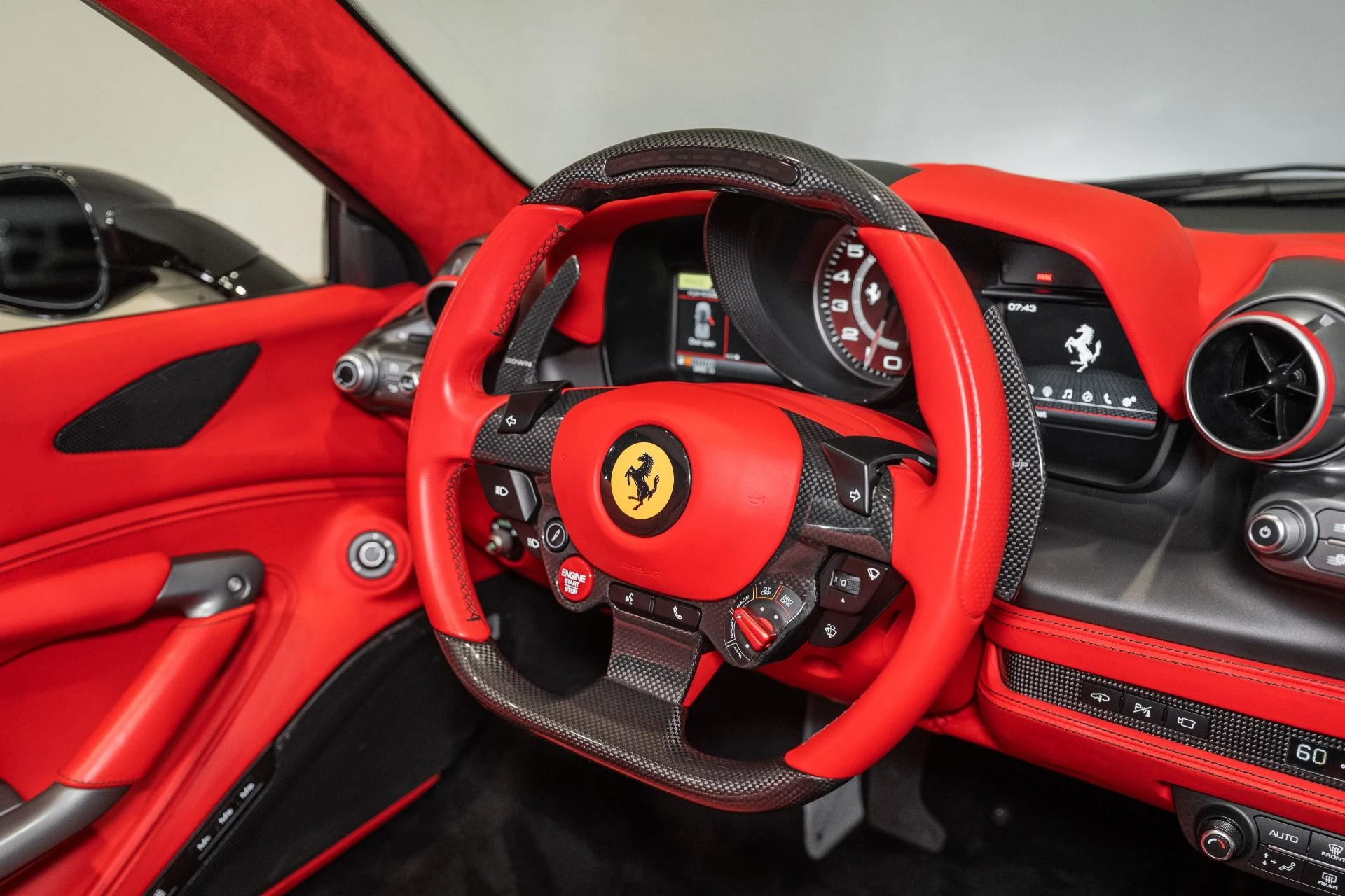 mph026_2842126207_Used_2021_Ferrari_F8_Spider_1788191759_e2c21be316
