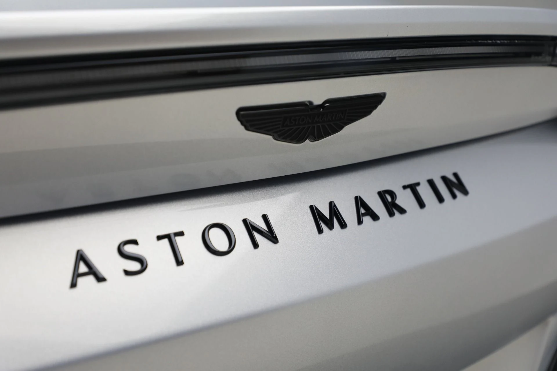 mph026_2843275546_New_2026_Aston_Martin_Vantage_8ba08759f0