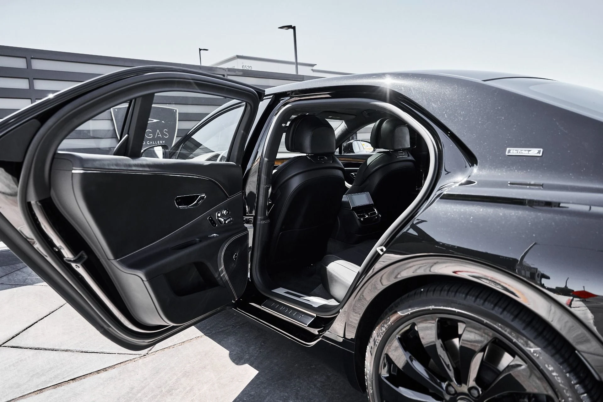 mph026_2843399157_Used_2024_Bentley_Flying_Spur_1782150661_4360c91a21