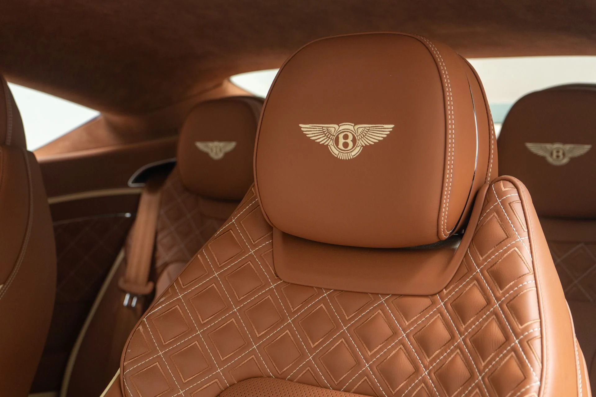 mph026_2844481582_Used_2022_Bentley_Continental_GT_Speed_W12_Power_Rotating_Display_Blackline_Specification_1771438212_432edd180e