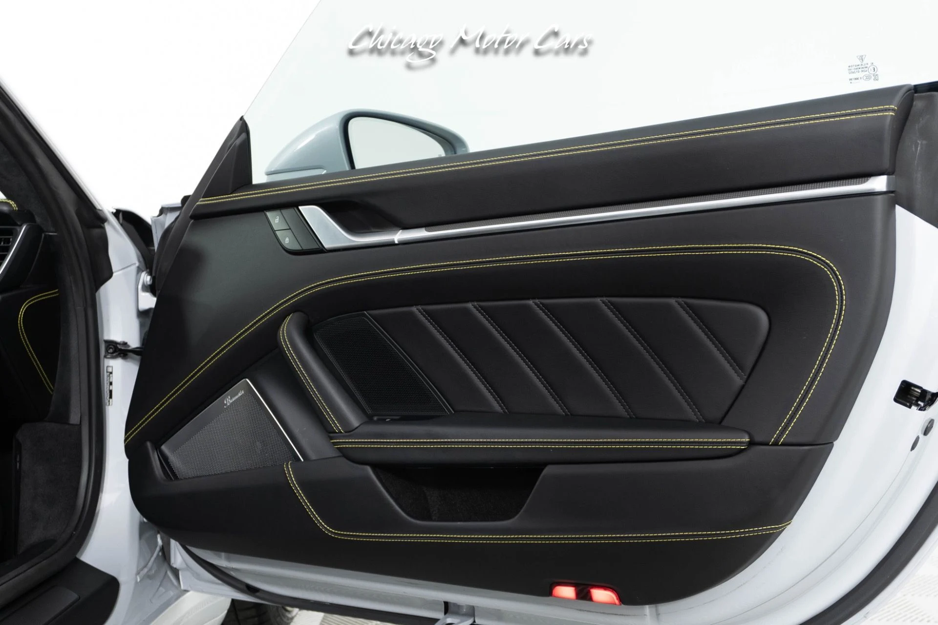 mph026_2856545614_13207_p27_l_1d509620d1