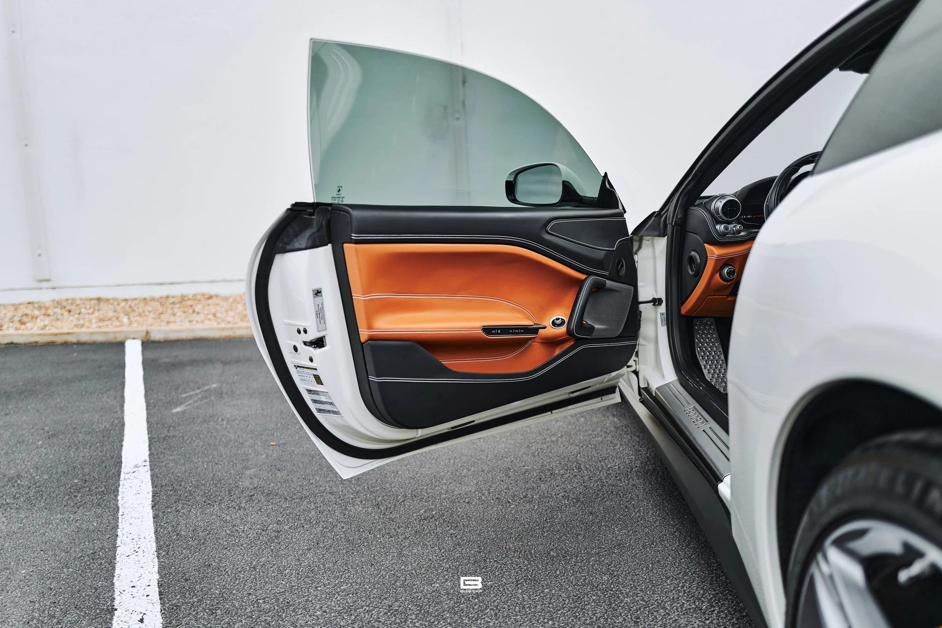 mph026_2870705016_69e2a493b33ad40f33513d0c_L1220544_d3b6bfe265