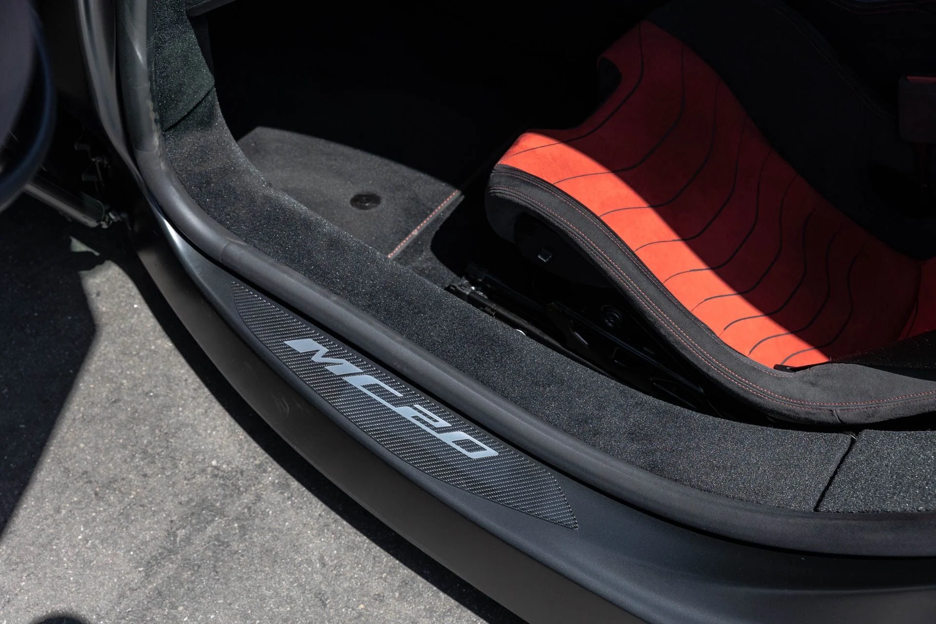 mph026_2873298638_Used_2022_Maserati_MC_20_1747769262_87645d8c6d