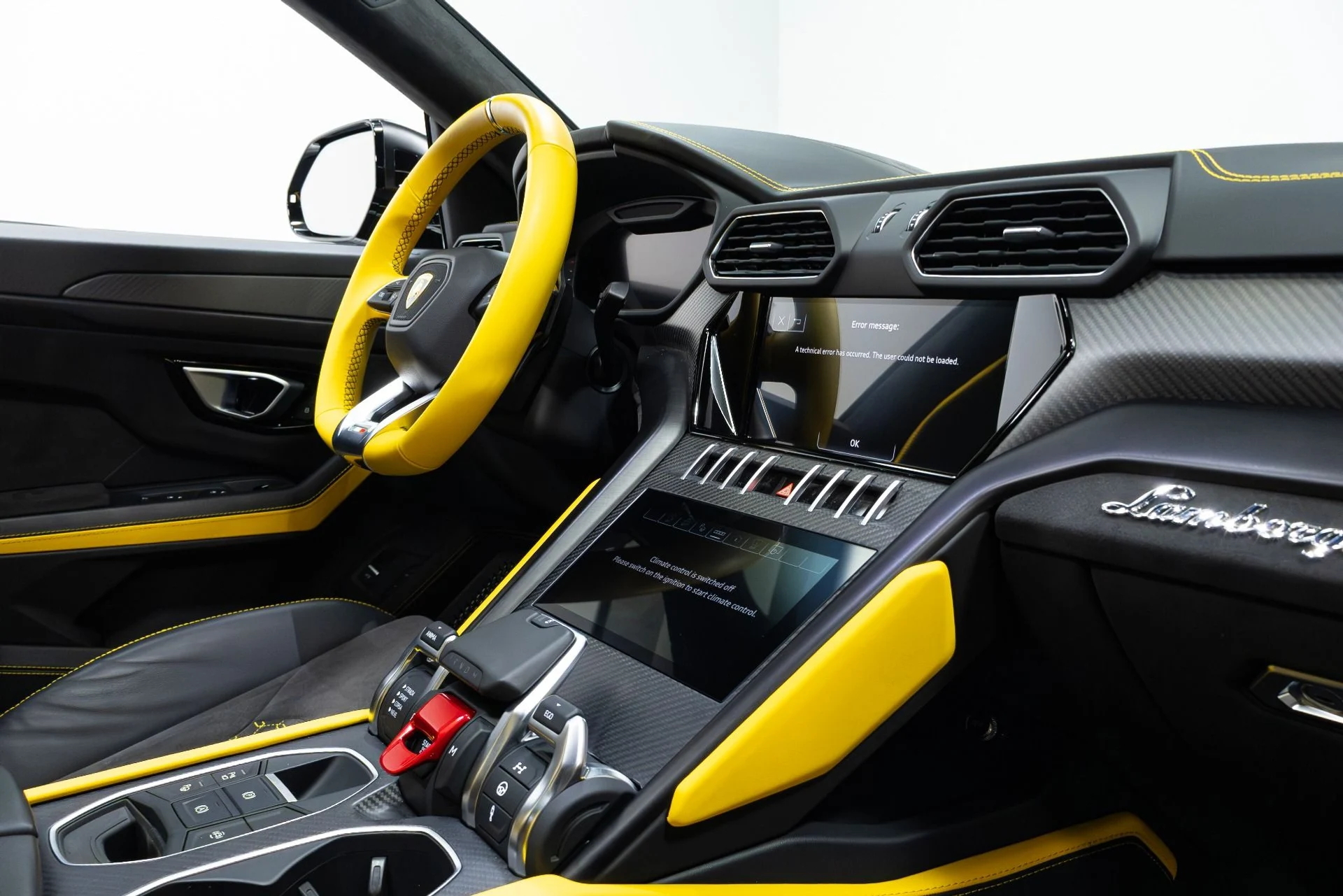 mph026_28799066_Used_2022_Lamborghini_Urus_Graphite_Capsule_1775757245_9a75a709c0