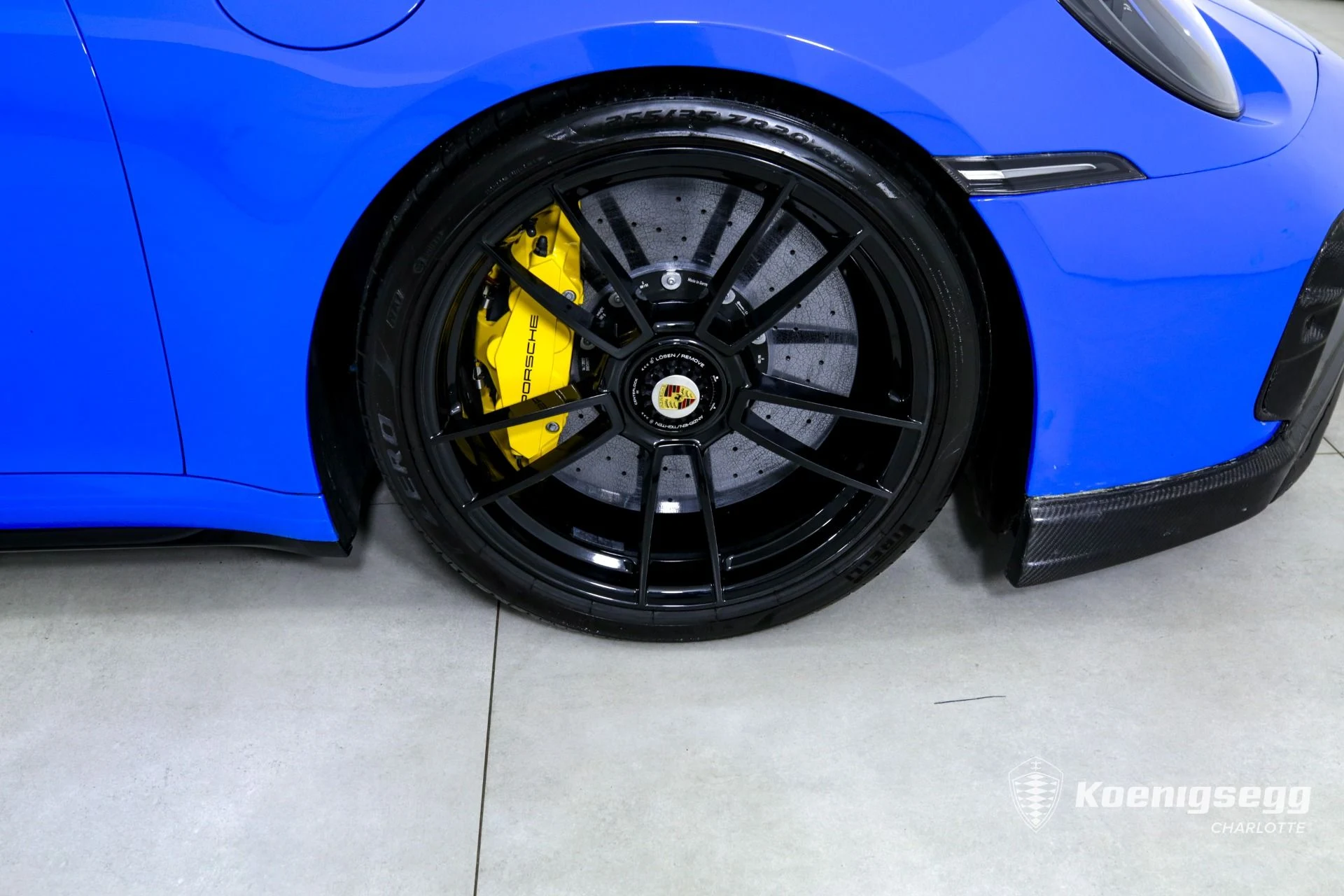 mph026_2881237674_Used_2022_Porsche_911_Turbo_S_1745597745_29b4e89187