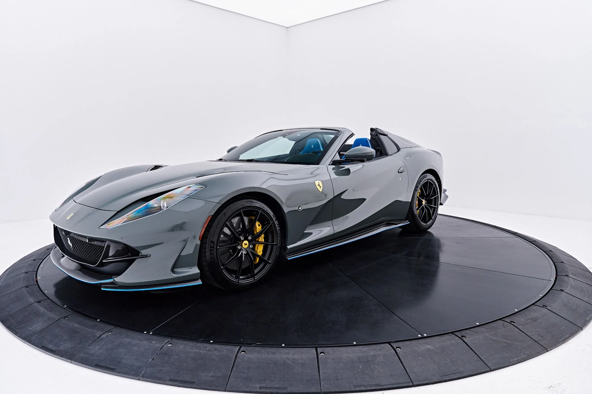 mph026_2891093929_Used_2023_Ferrari_812_GTS_Base_1785431358_dcb4ab9442