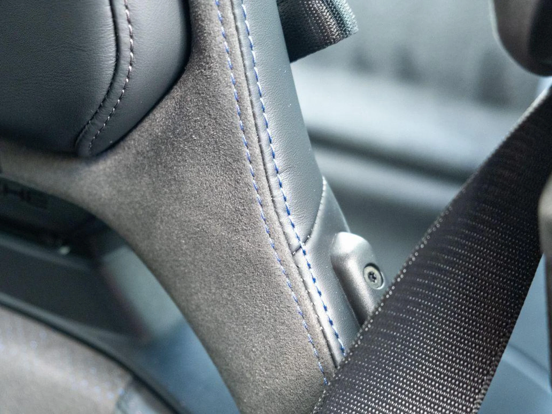 mph026_2891324458_gqhpgzhp8nze_S5b1l_R_Gug_M_Dv8_QM_8a595accde