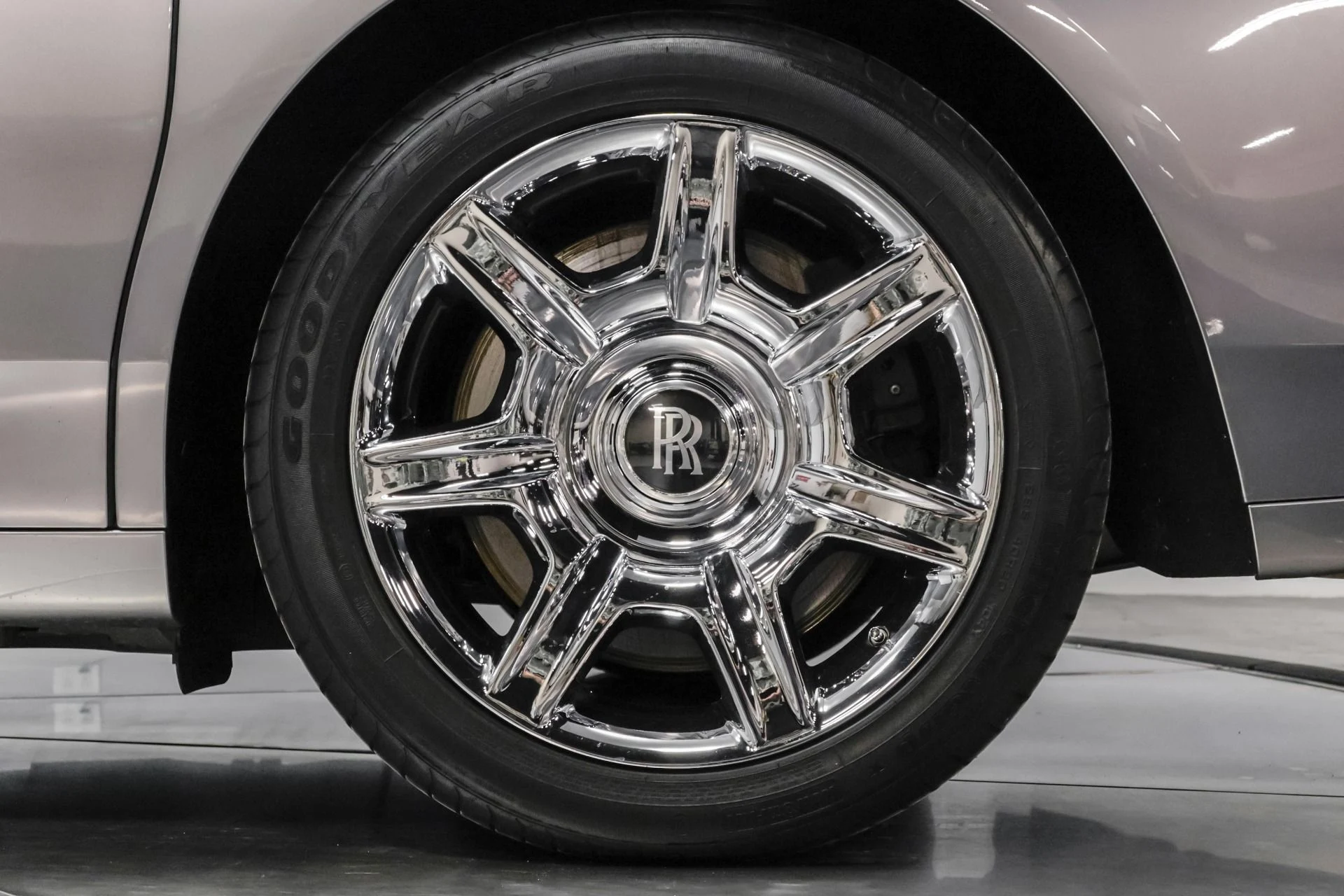 mph026_2894194214_Used_2010_Rolls_Royce_Ghost_1762979207_1874a45bc5