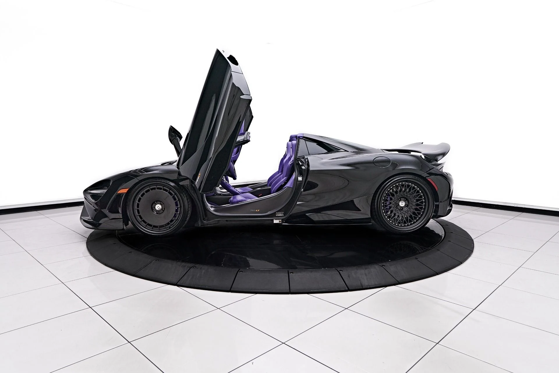 mph026_2899609337_Used_2022_Mc_Laren_765_LT_Base_1753480618_9127710659