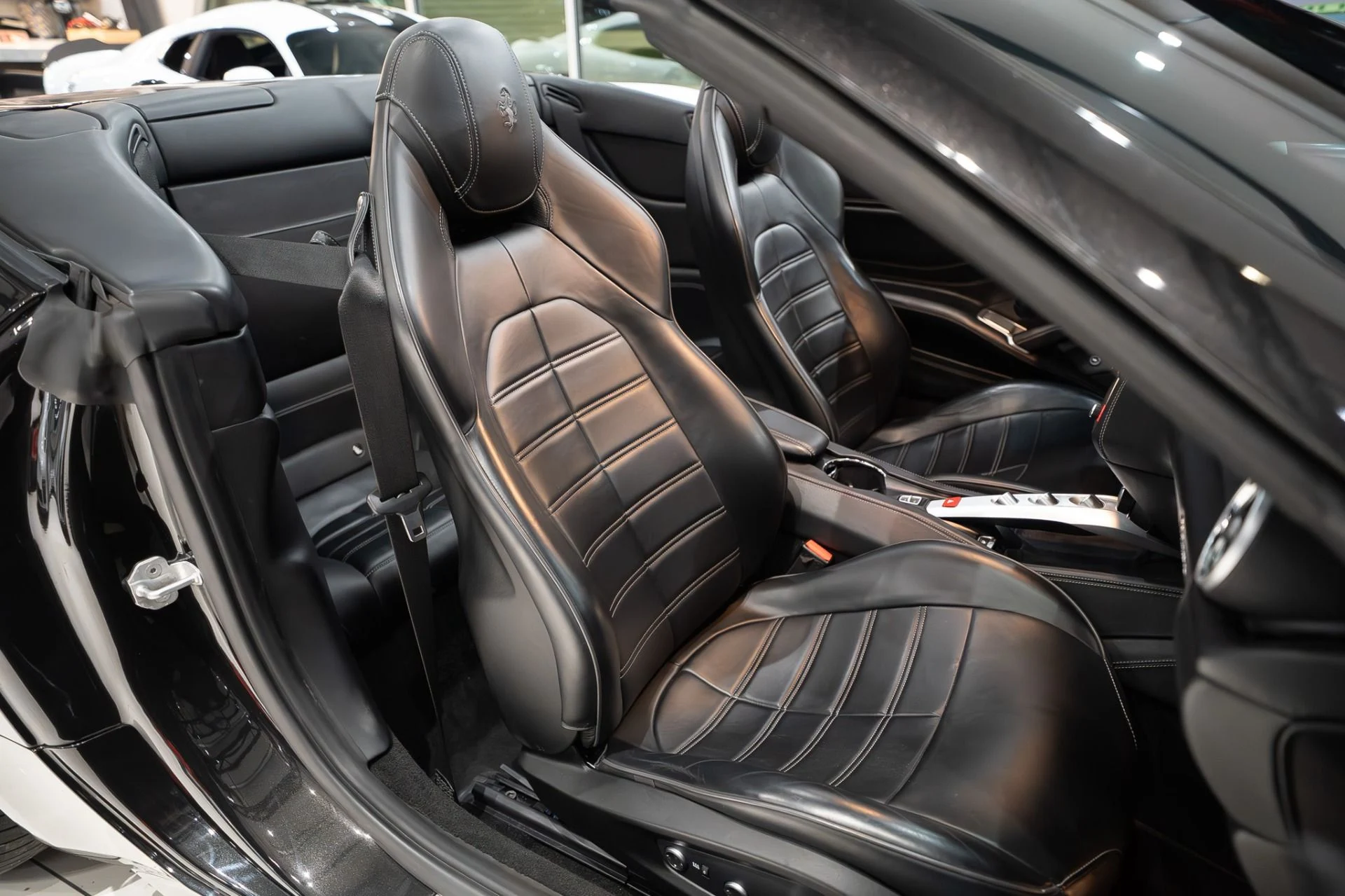 mph026_2915124748_13472_p27_l_a24baa1dca