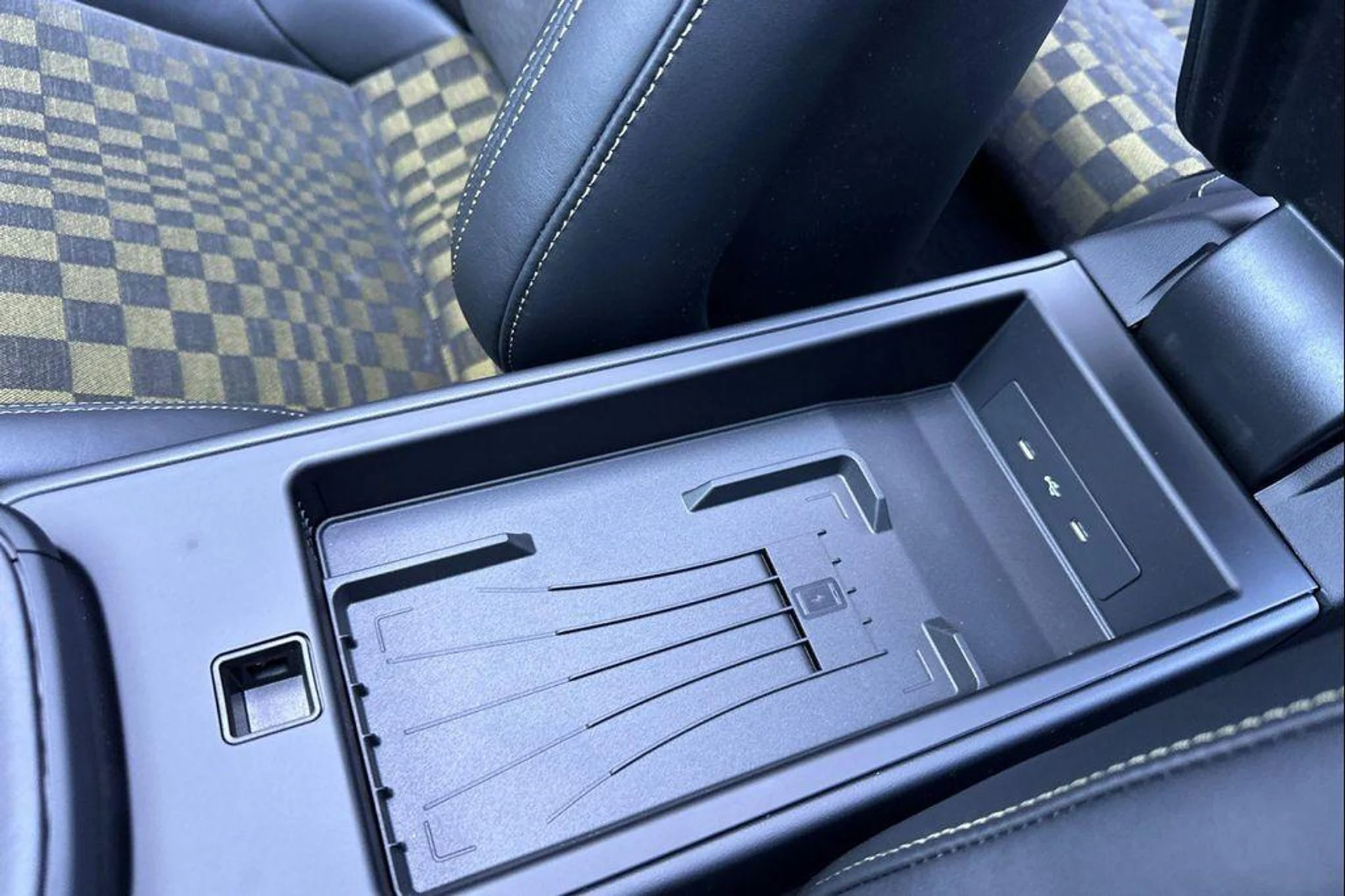 mph026_2916693130_4rvu2_F_Dc8_R_Uhn_Nc_Rm_UL_8j_Pq_WTZI_5e52fd5d57