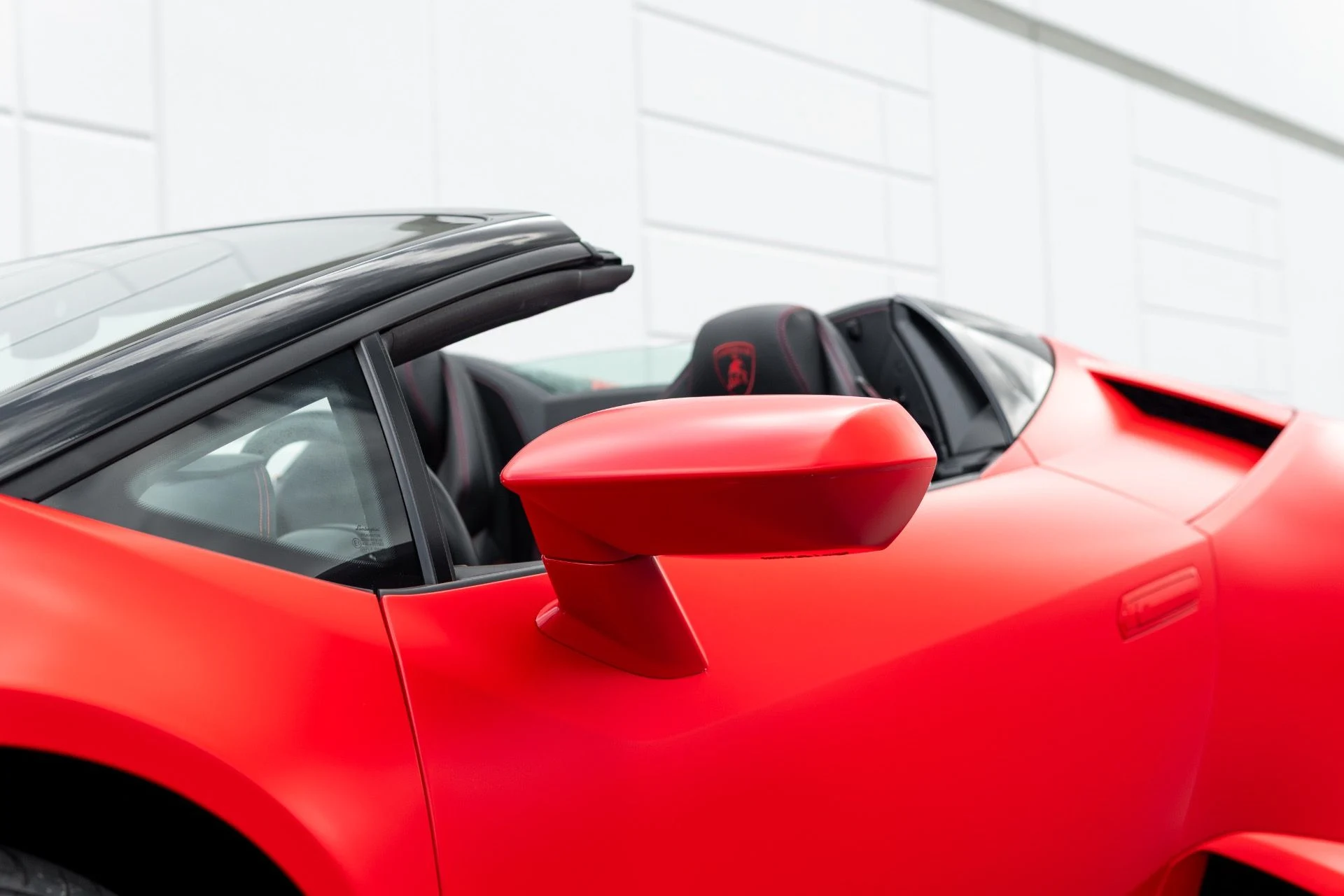 mph026_2918198703_Used_2018_Lamborghini_Huracan_LP_580_2_Spyder_1766443768_056ce49899