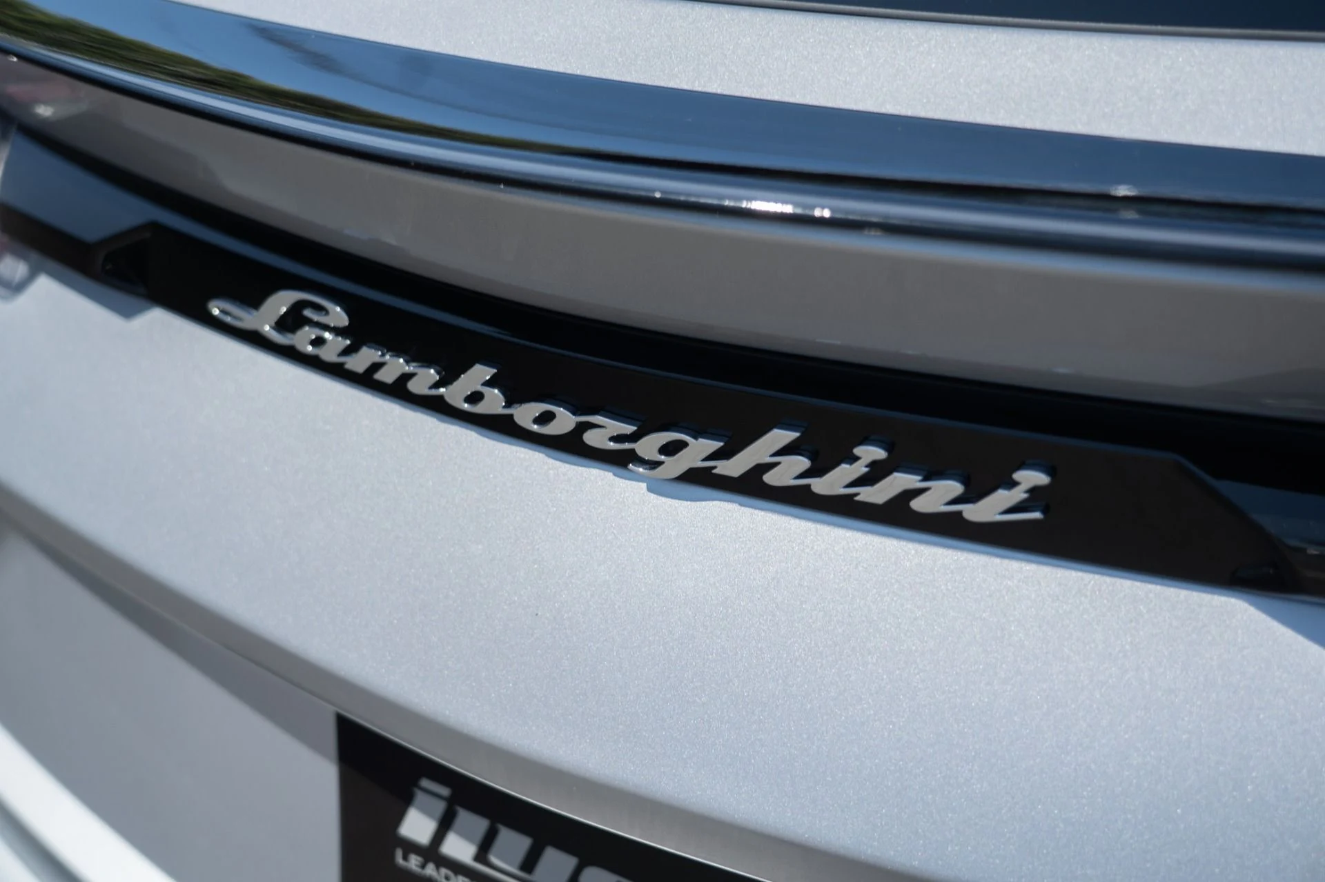 mph026_2920129671_Used_2019_Lamborghini_Urus_1755558842_8eb37d26a0