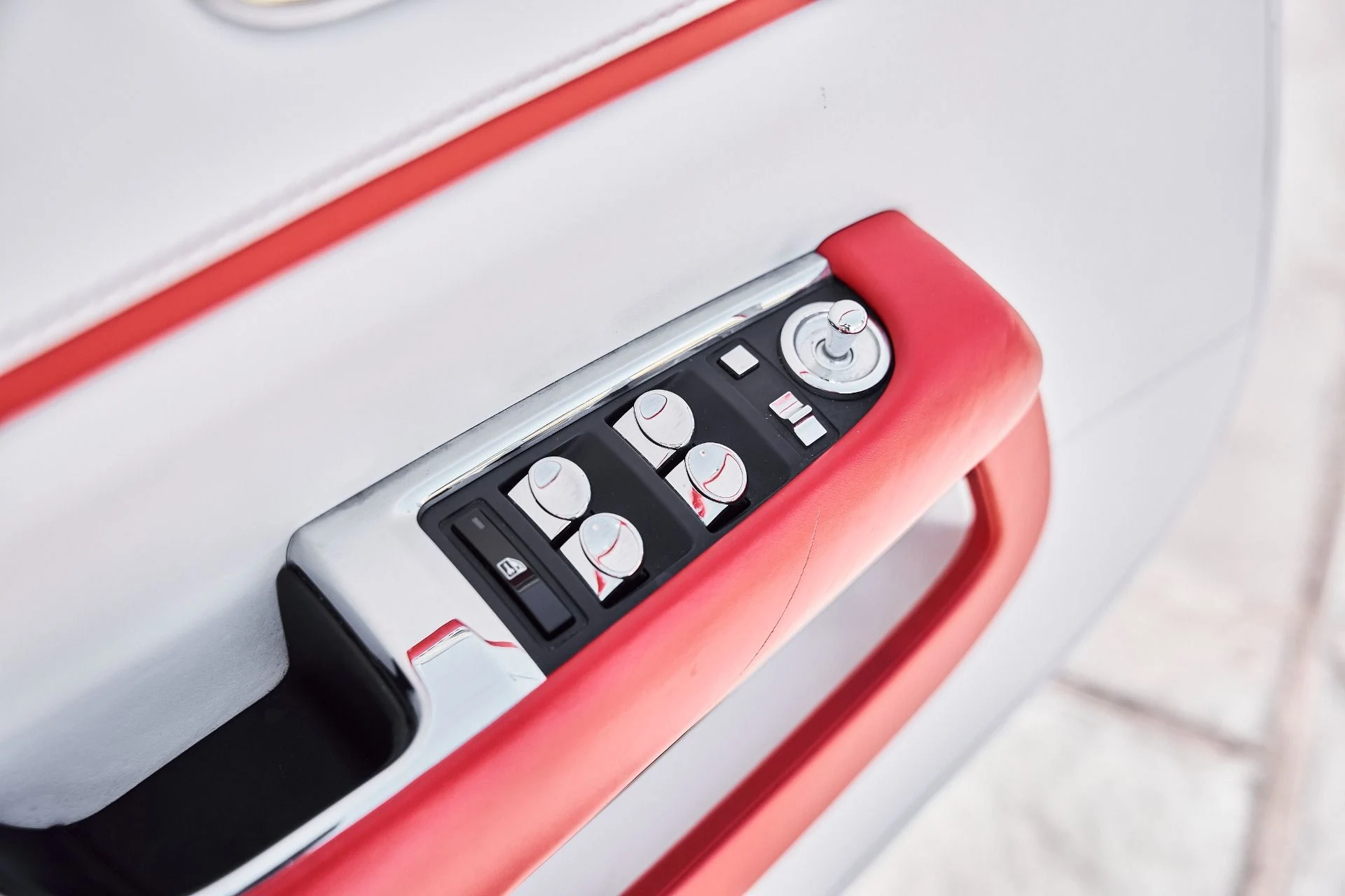 mph026_2921551222_Used_2020_Rolls_Royce_Wraith_Base_1775285162_bb950b4b08