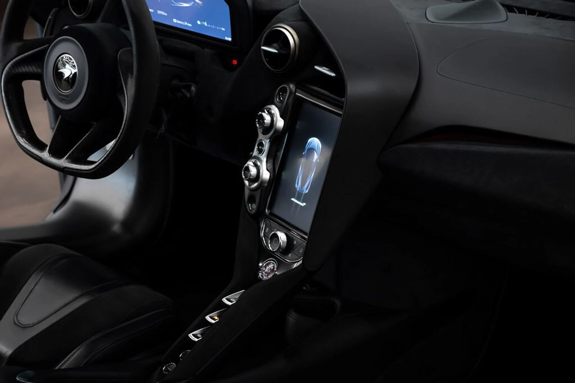 mph026_2926059650_mclaren_720s_2020_jpg_v_1764949561_15c28f3169