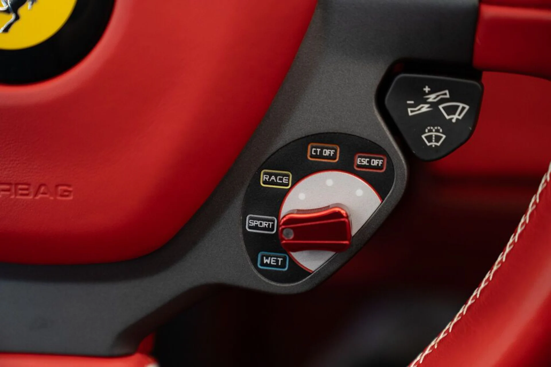 mph026_2944548837_ferrari_488_spider_2019_jpg_v_1754355020_e140b1444e