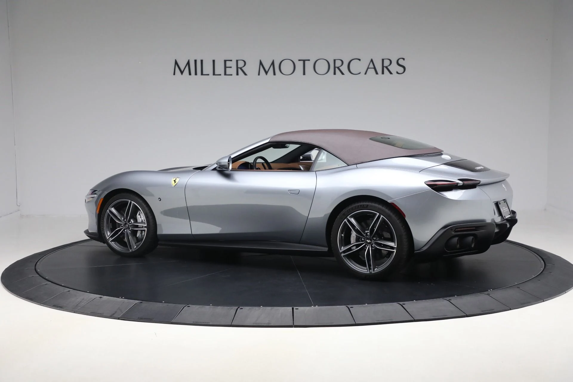 mph026_2946058129_Used_2025_Ferrari_Roma_Spider_1767969069_6651b2cc1e