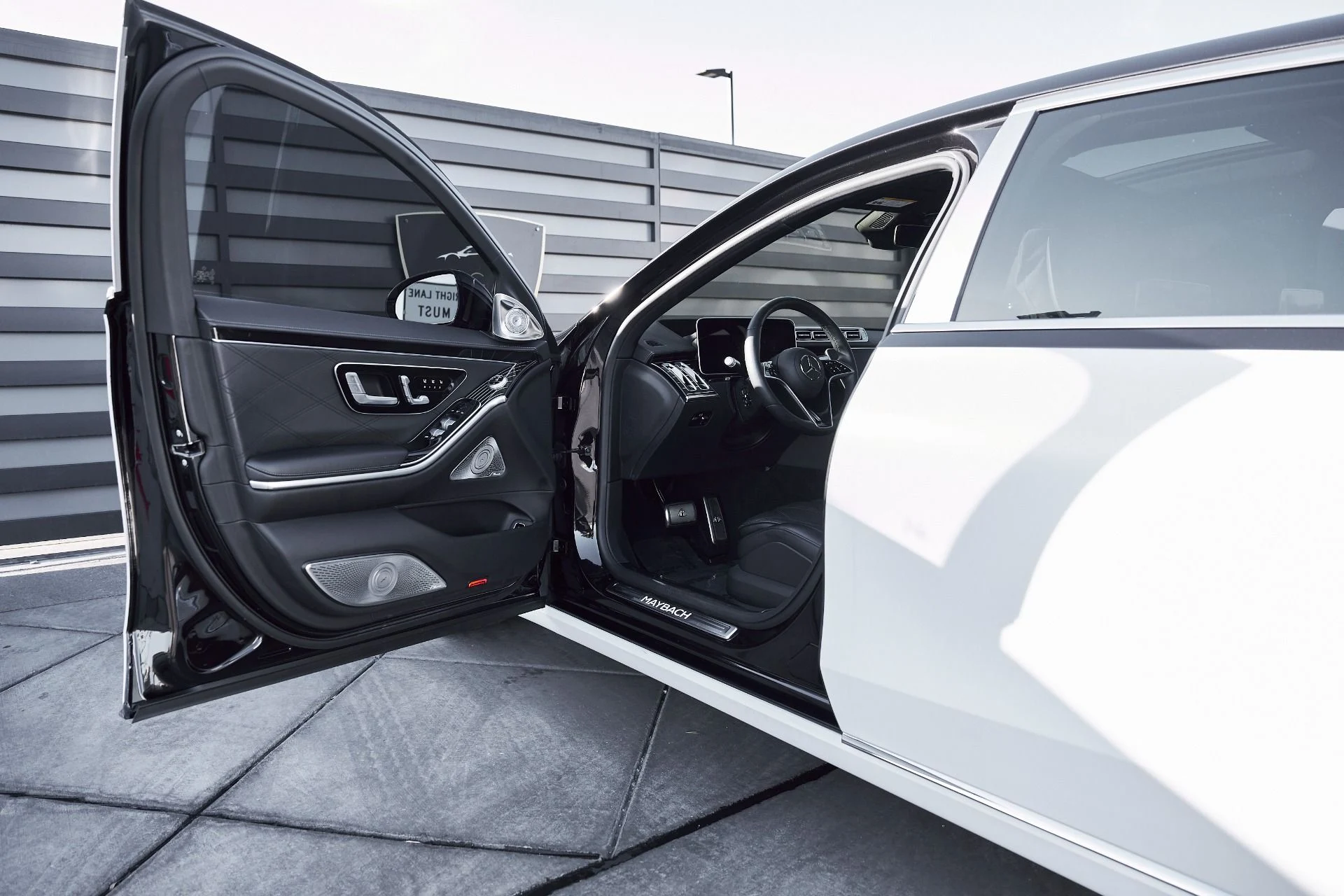 mph026_2959325479_Used_2023_Mercedes_Benz_S_Class_Maybach_S_680_1769803987_d46d2a0b4a