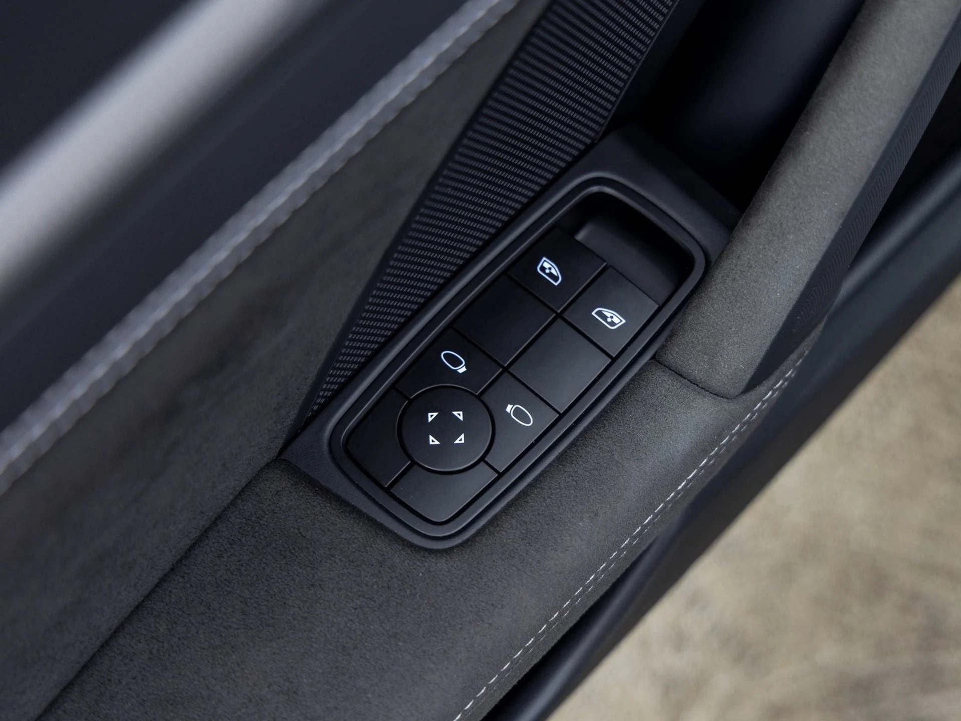 mph026_2960332158_27_6debc23811