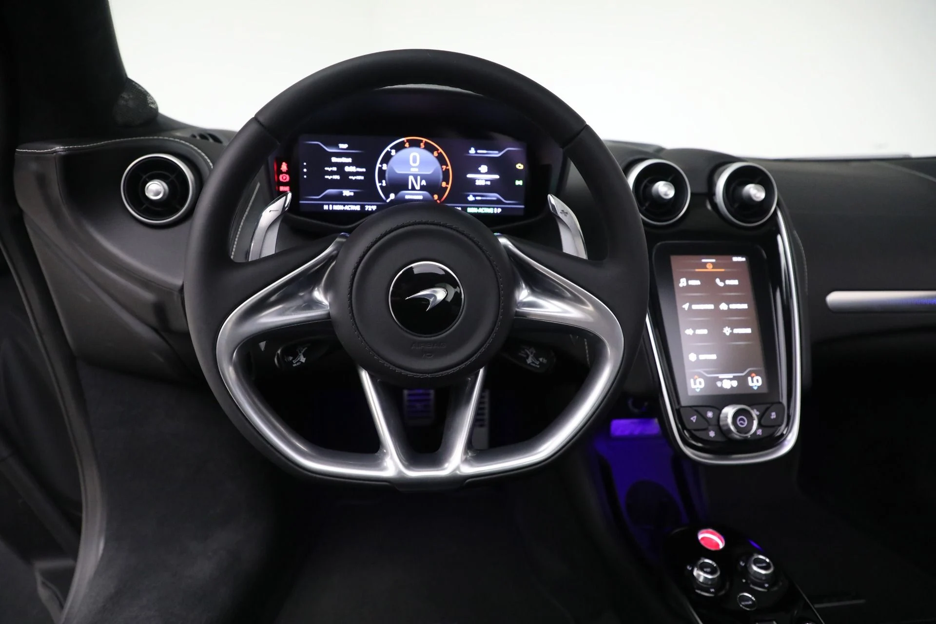 mph026_2967984647_New_2025_Mc_Laren_GTS_Tech_Lux_03a68e3bce
