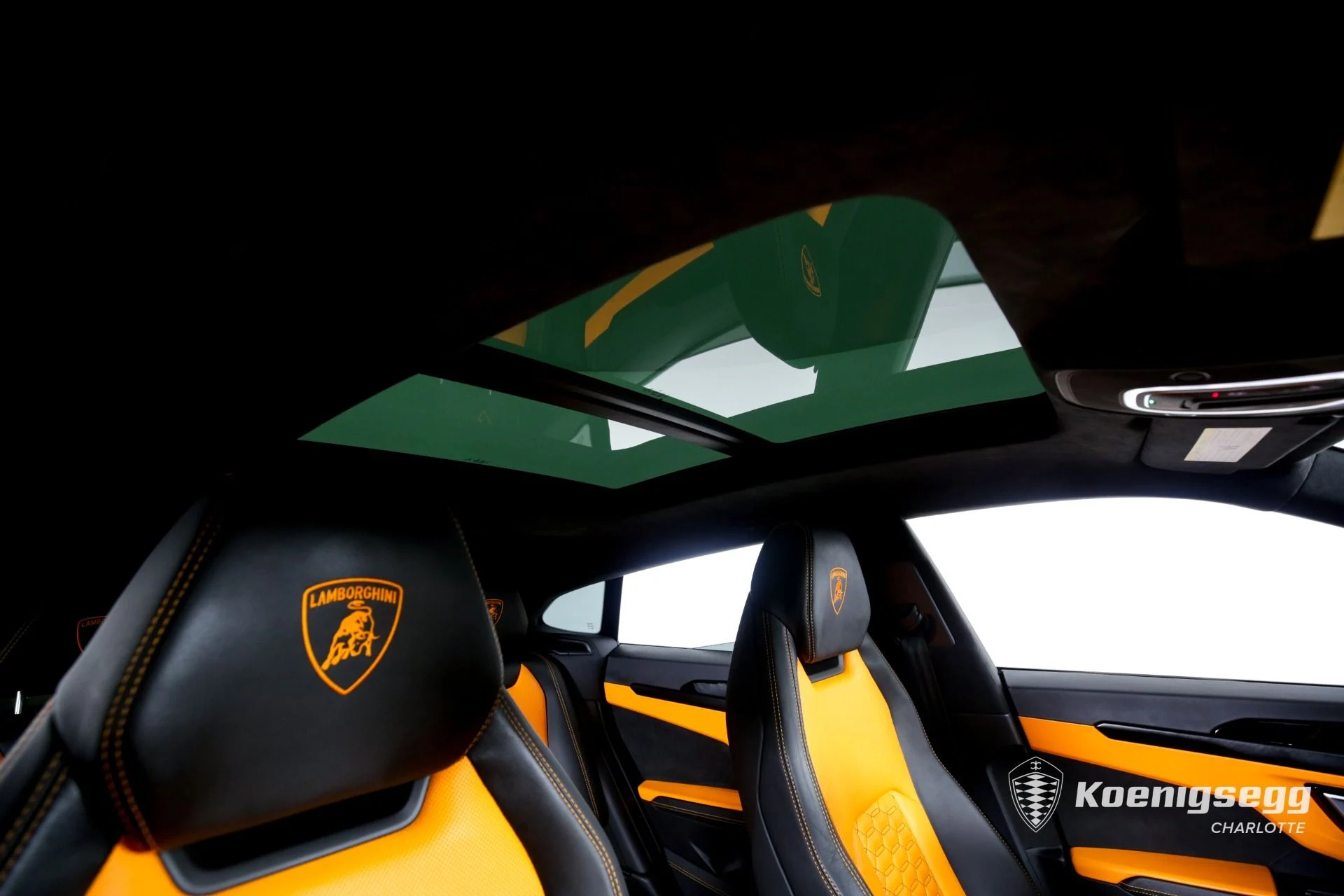 mph026_2973935380_Used_2021_Lamborghini_Urus_1675553145_71f076075a