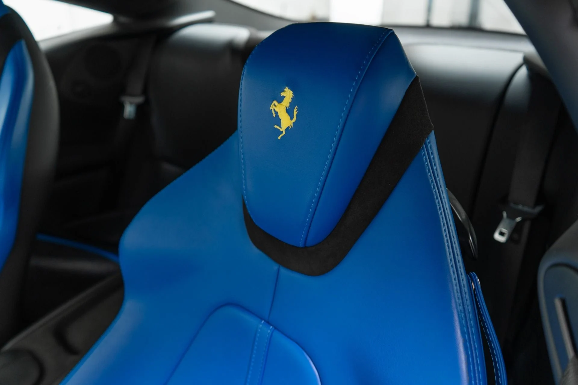 mph026_2975229193_Used_2022_Ferrari_Roma_Two_Tone_Interior_Carbon_Fiber_Interior_Trim_JBL_Hi_Fi_1787948407_a3f29ff711