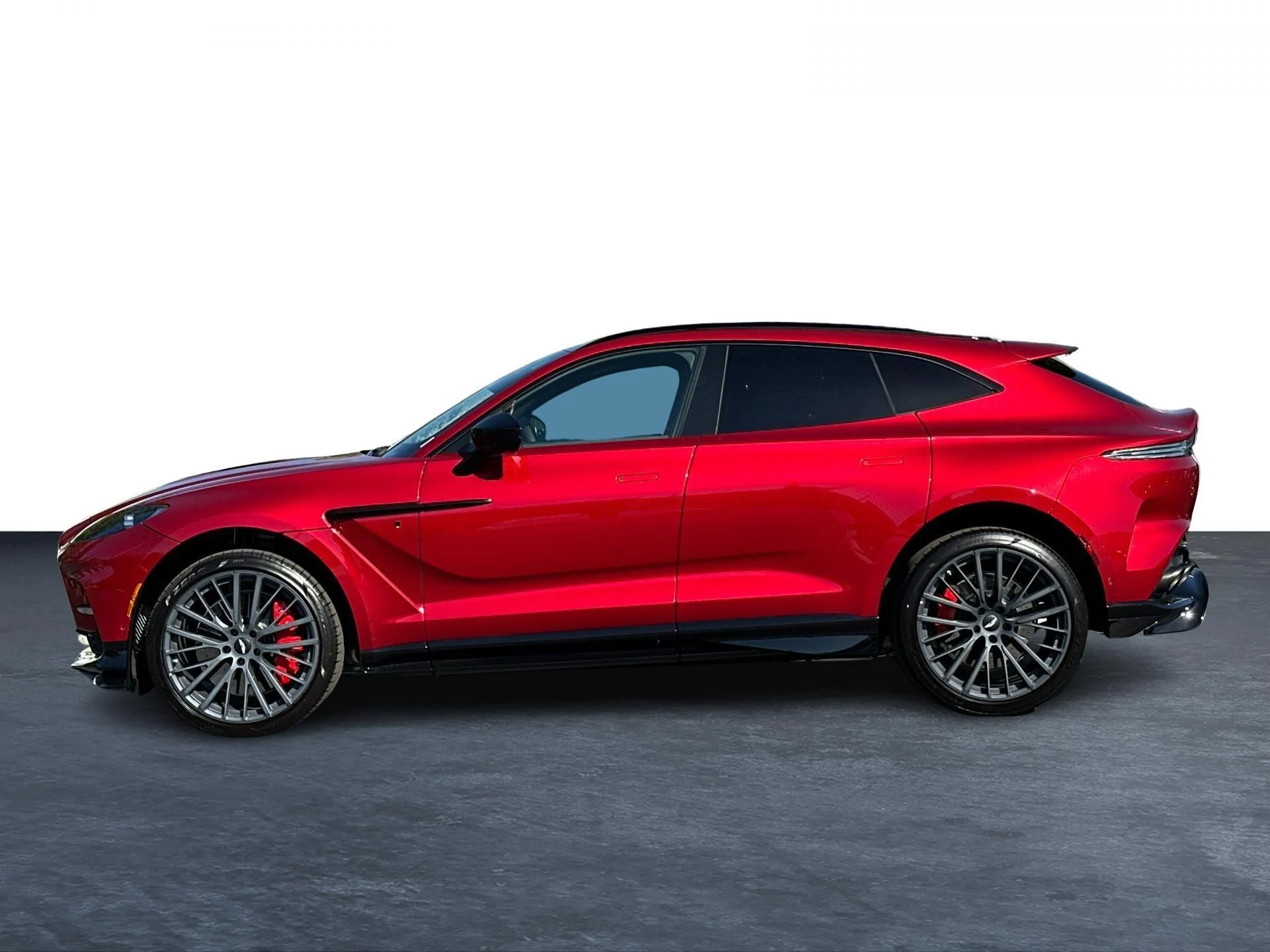 mph026_2981722648_New_2024_Aston_Martin_DBX_707_1747424179_58c31d53ad