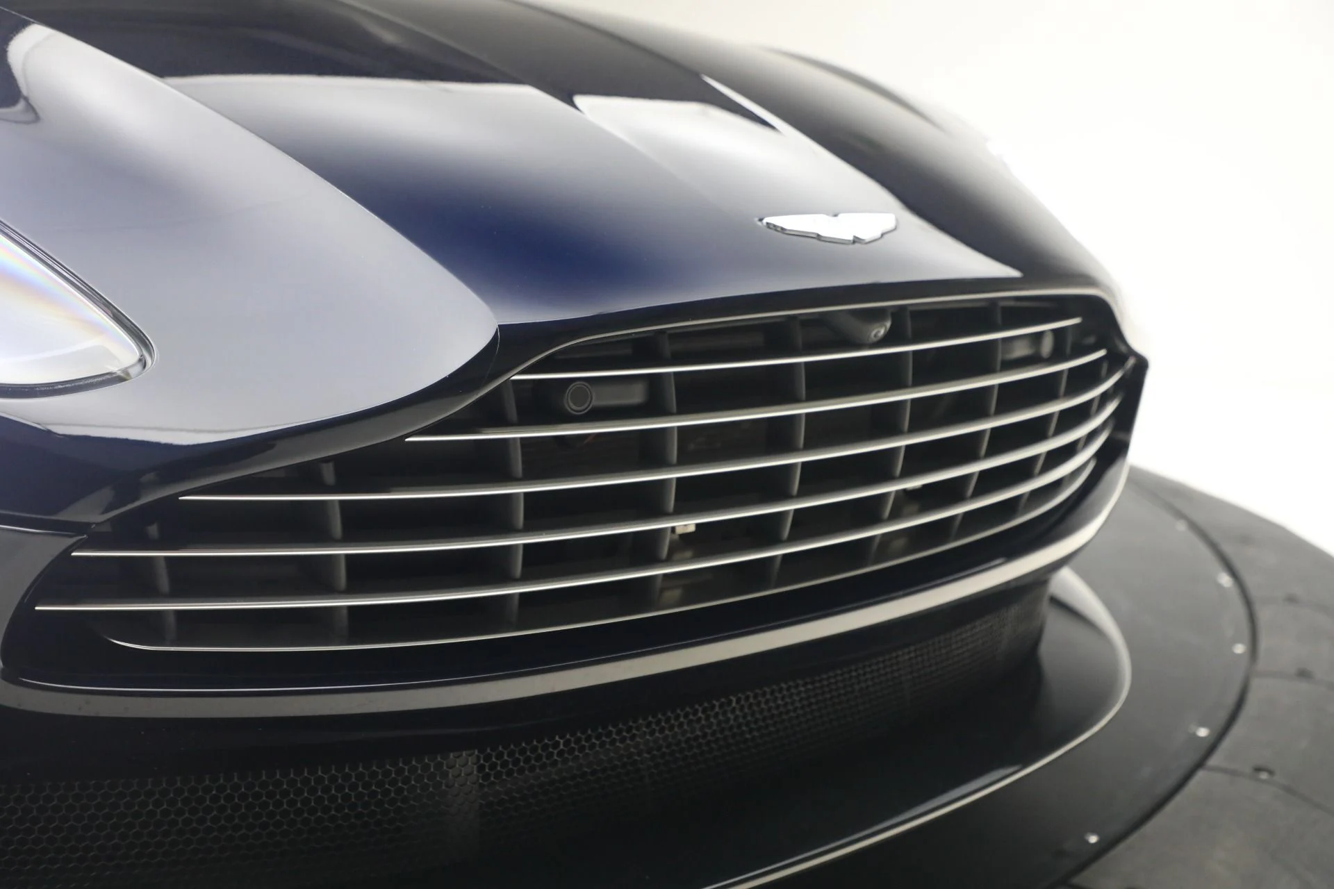 mph026_2992776705_Used_2019_Aston_Martin_DB_11_Volante_1770764888_6efe14e32c