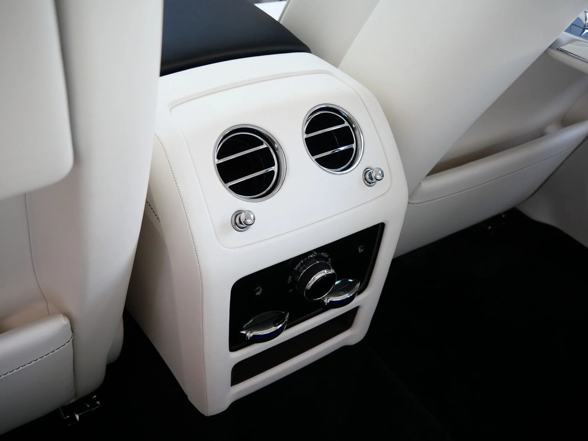 mph026_2994992569_fd2f156b06cb667daf9487c53e933cd3x_4b06d781f6