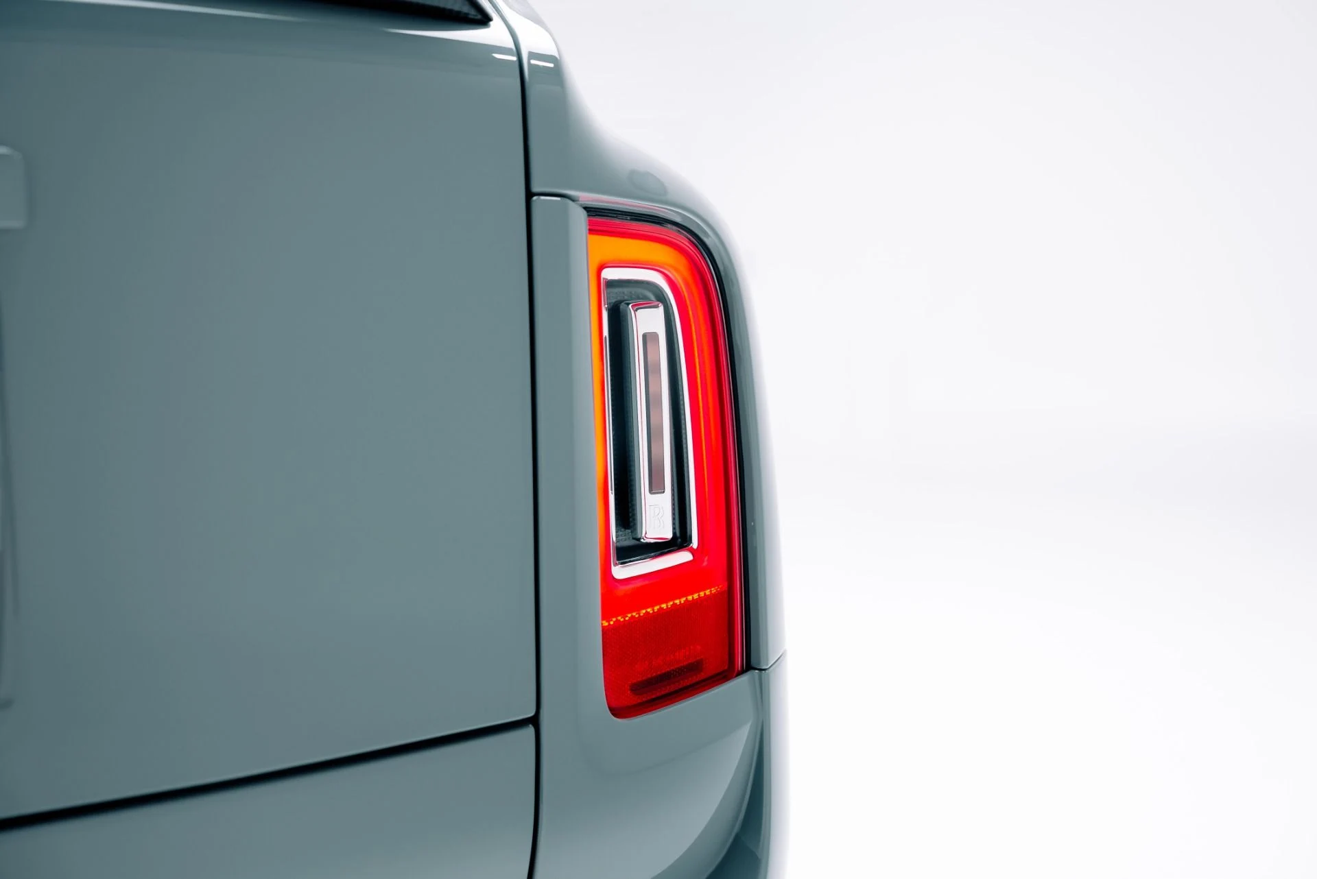 mph026_3017112509_Used_2020_Rolls_Royce_Cullinan_1764611808_fd553070f5