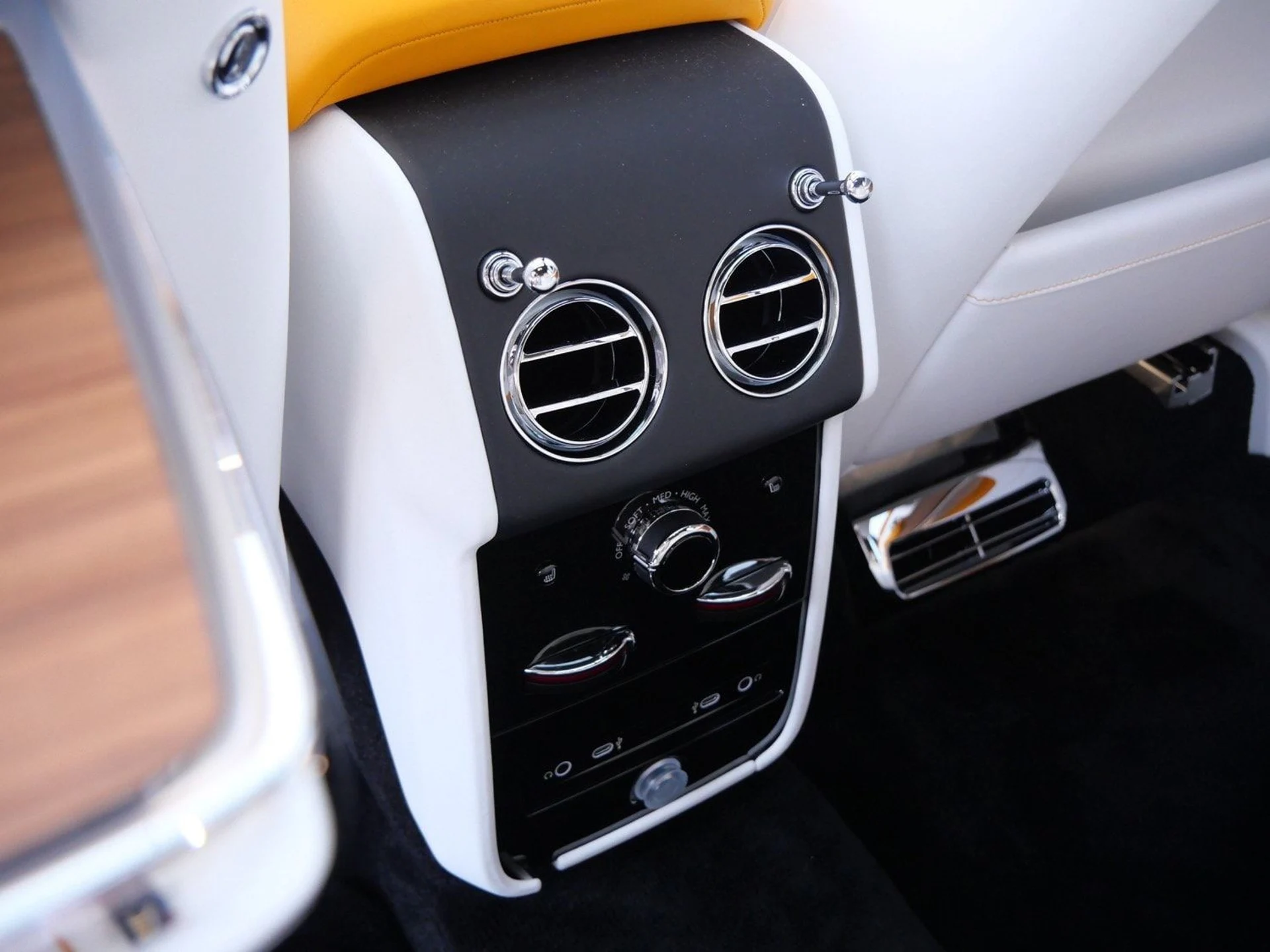 mph026_3035255656_268e75a05f69dbb86261d273d49d8253x_79ce7ba518