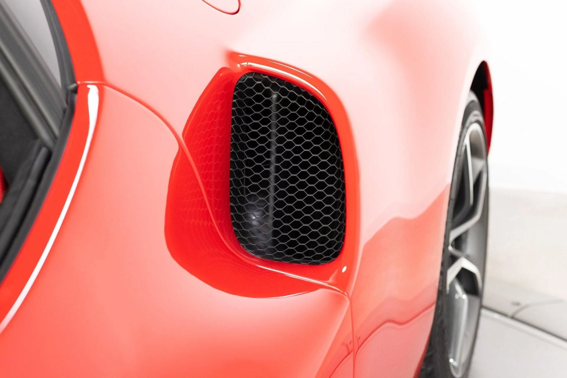 mph026_304617271_Used_2026_Ferrari_296_GTB_1778334351_949caa5f50