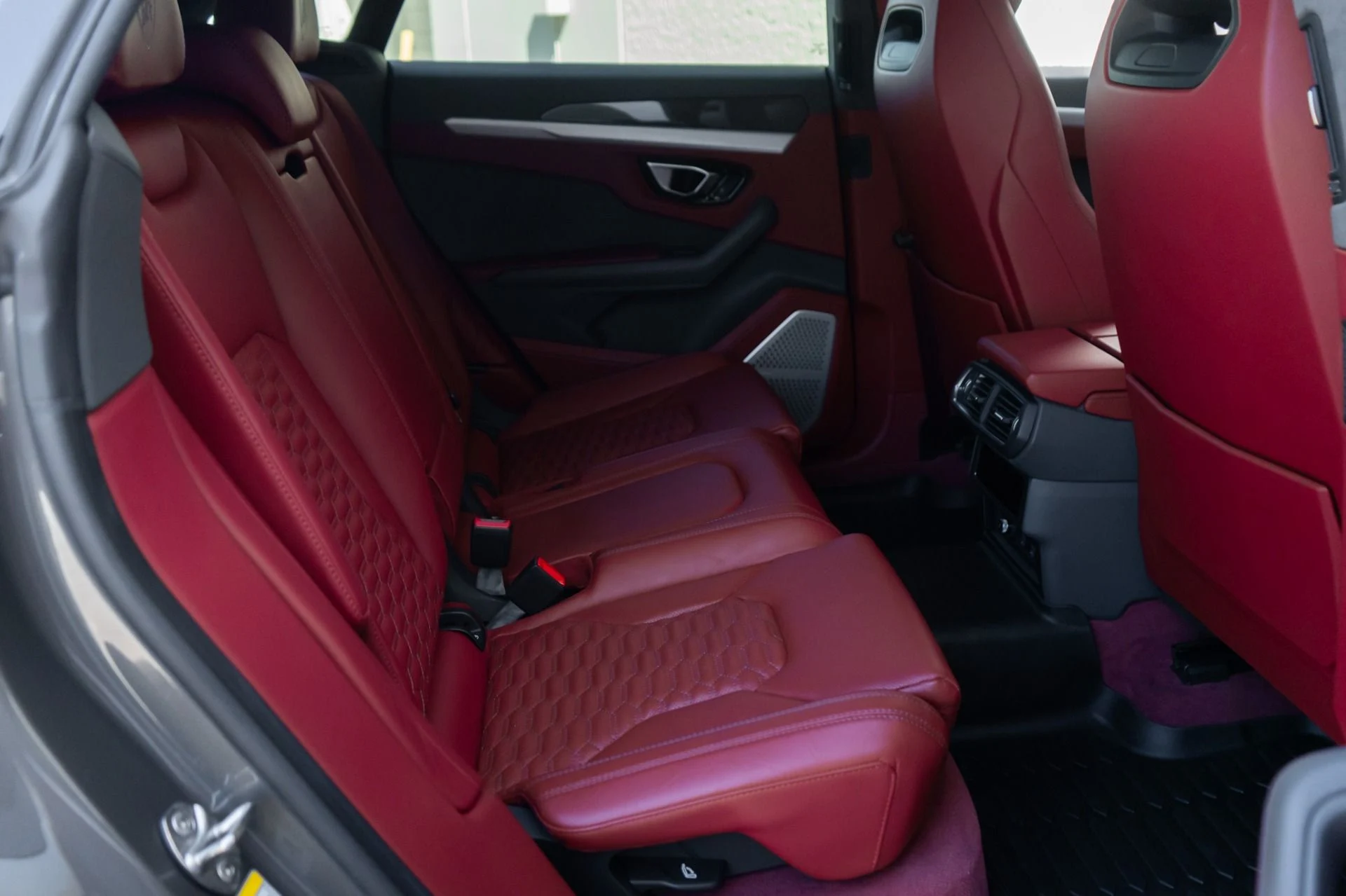 mph026_3050033253_Used_2021_Lamborghini_Urus_1768598799_49f812242b