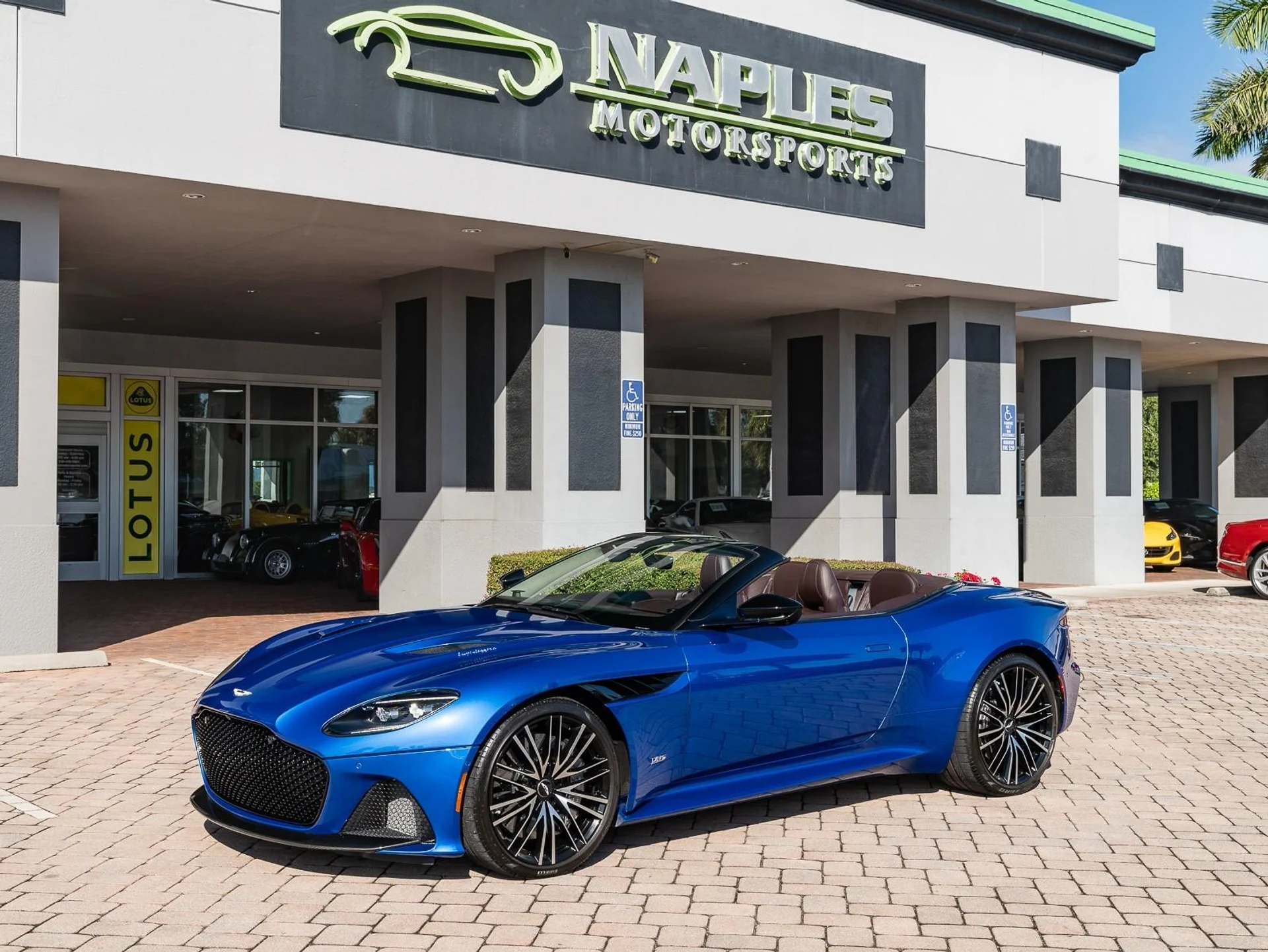mph026_3055864063_Used_2020_Aston_Martin_DBS_Superleggera_1761685626_5faf91c027