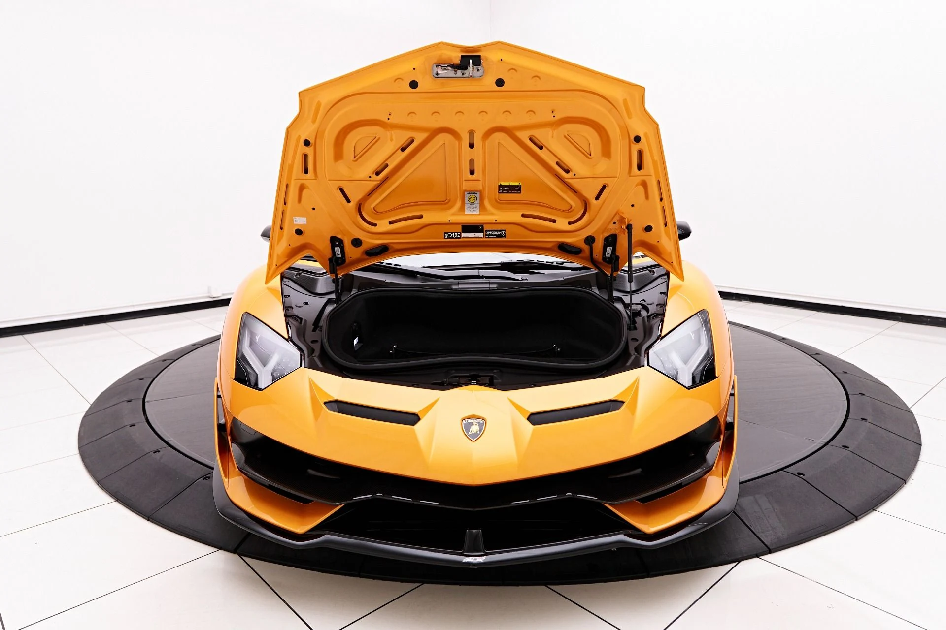 mph026_3059293752_Used_2021_Lamborghini_Aventador_SVJ_Base_1755224573_a2663b96c9