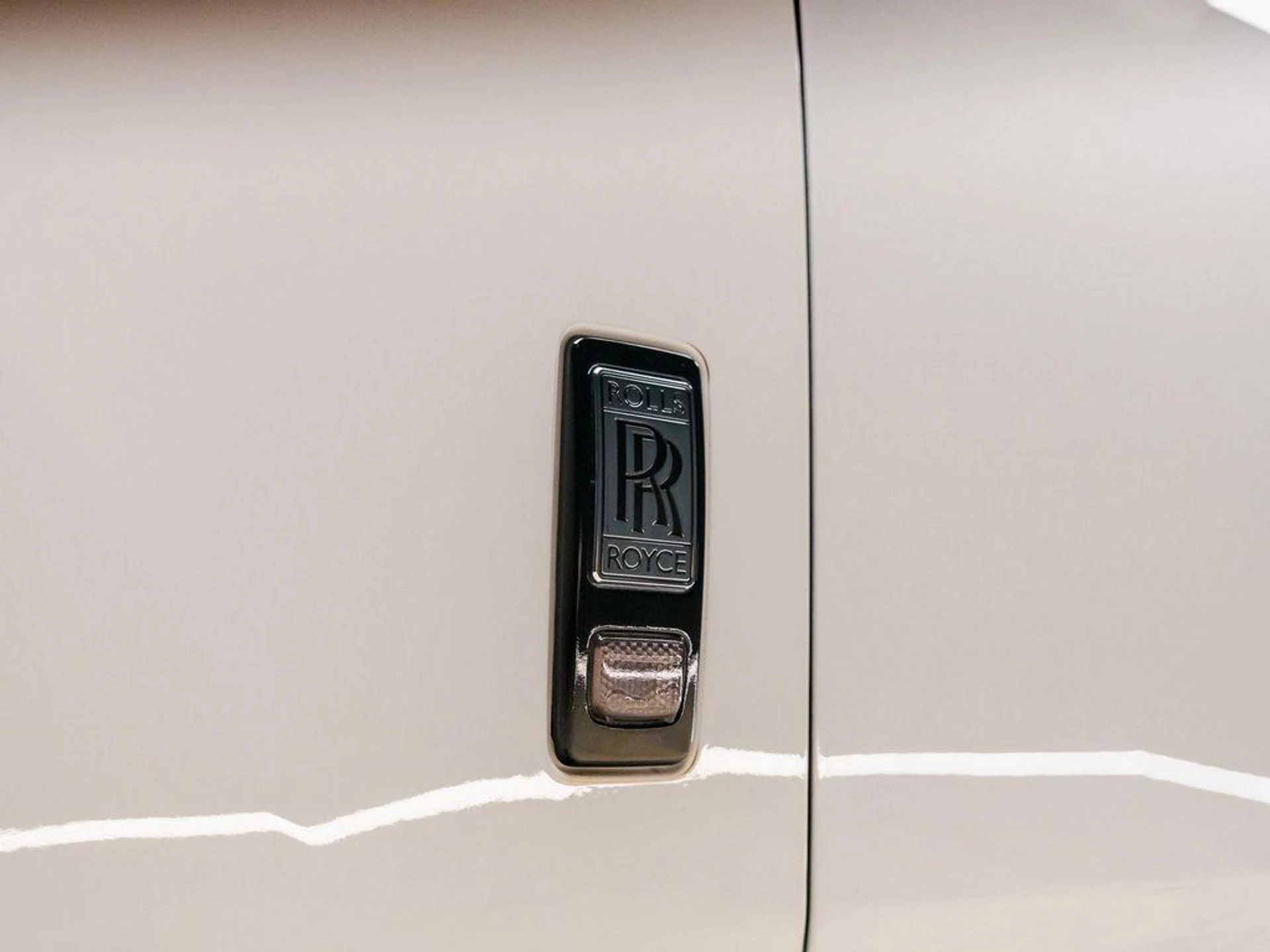 mph026_3062524172_W0_Hfc_Bf_T_Gf_i_l_Mezv_YV_2_Mi6p_Sc_9534a679bf