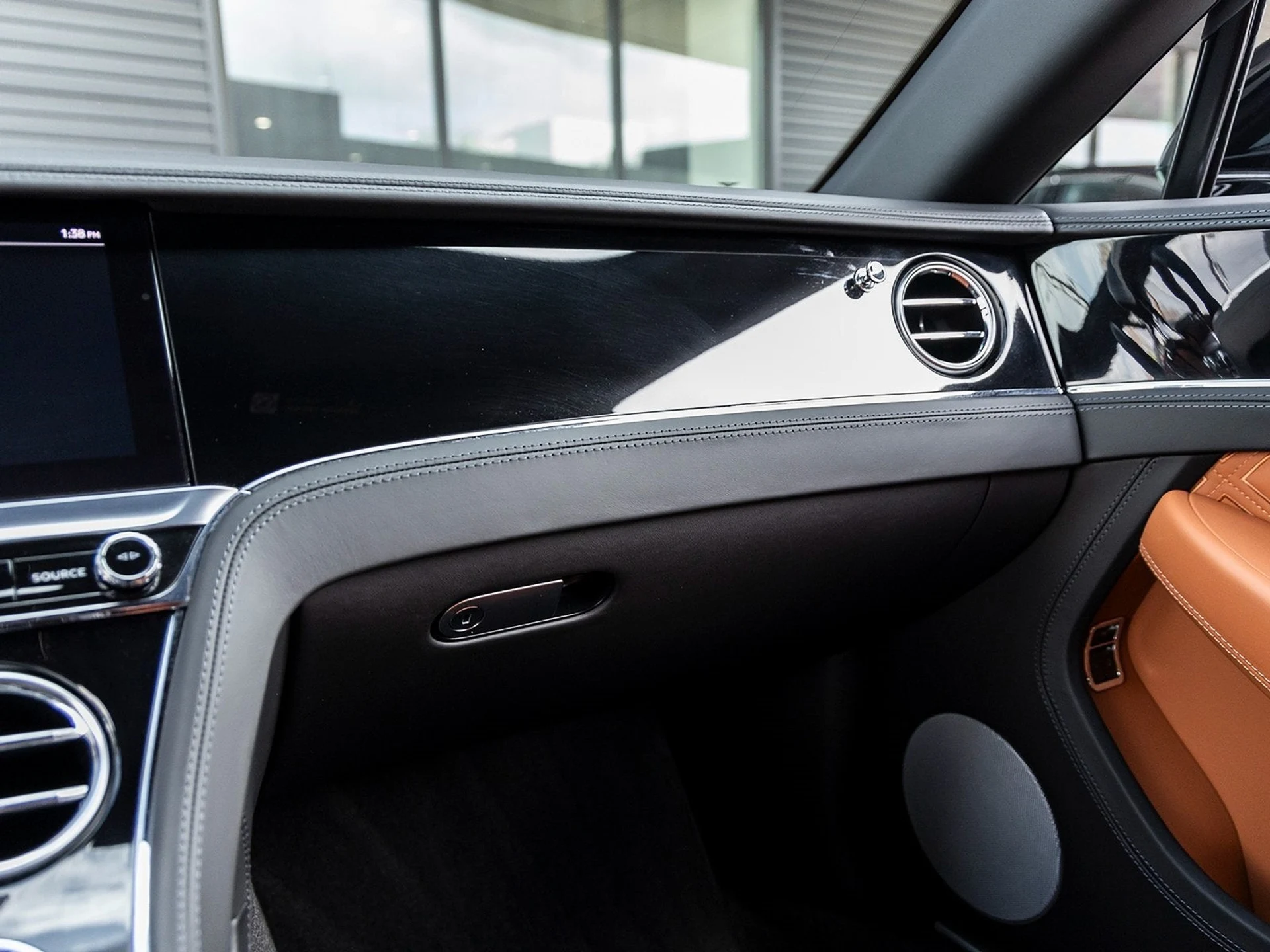 mph026_3074256405_27_f040b4c281