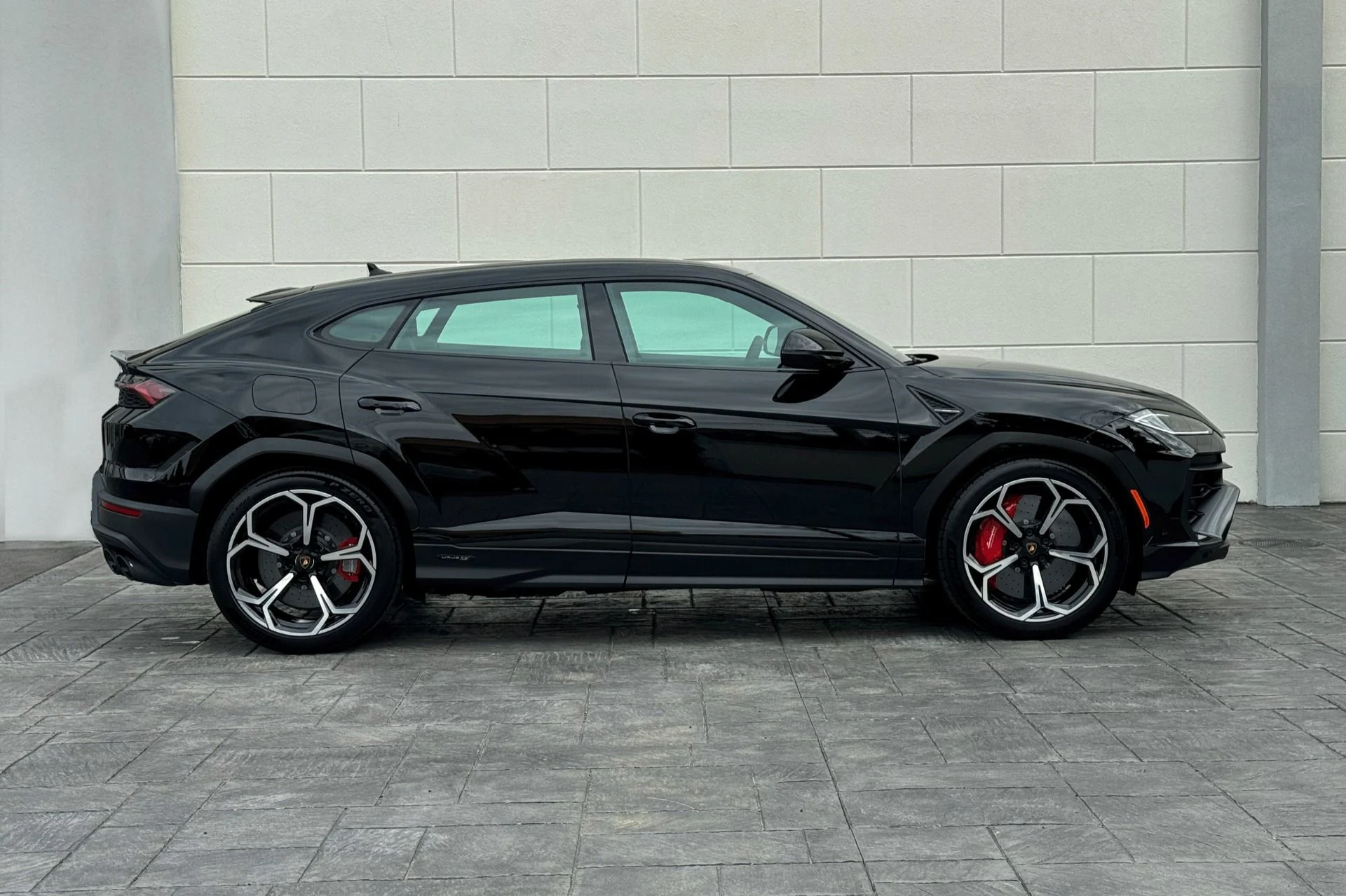 mph026_307695400_Used_2025_Lamborghini_Urus_SE_1744358454_b356b25099