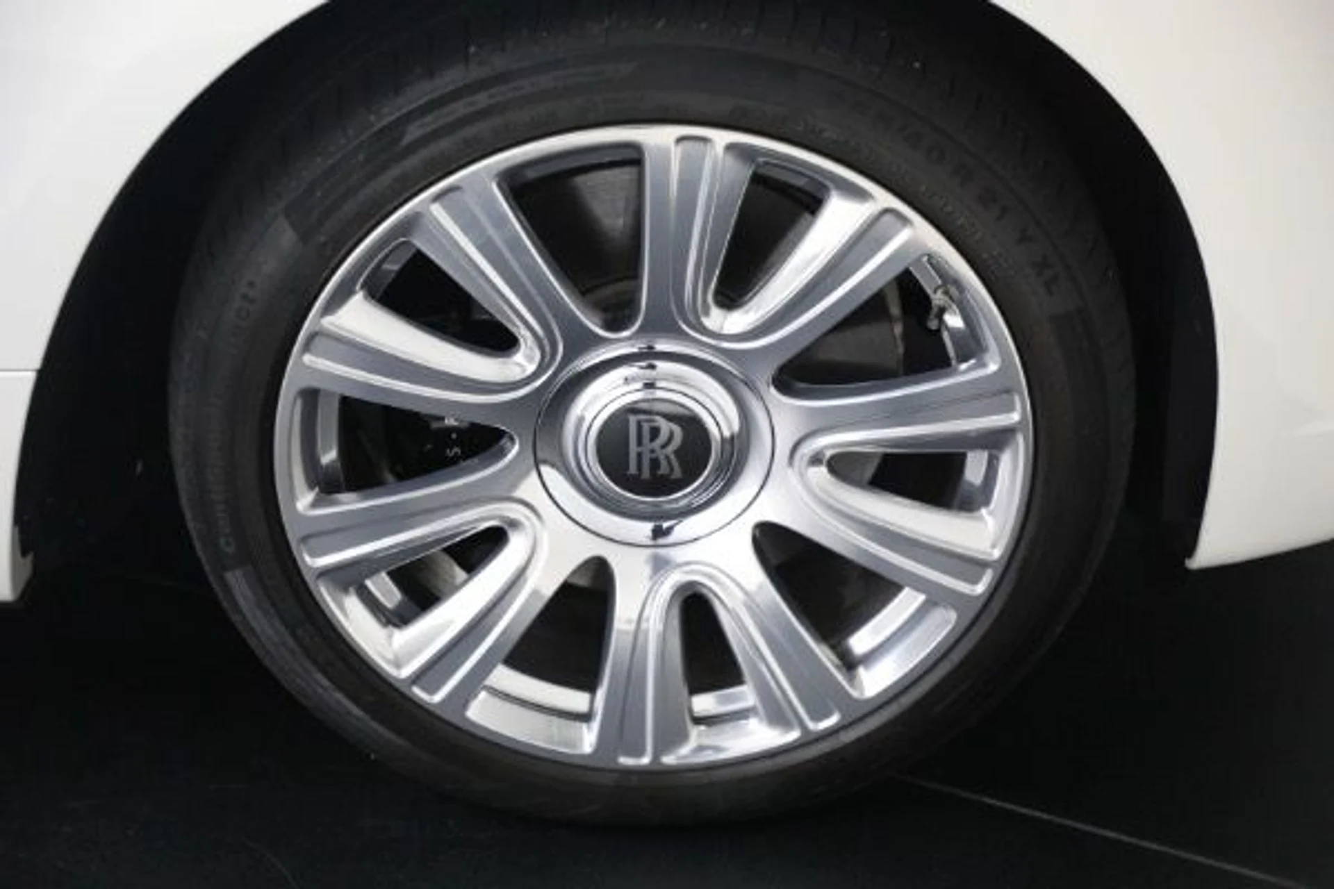 mph026_3077130092_Used_2018_Rolls_Royce_Dawn_f94ede93eb